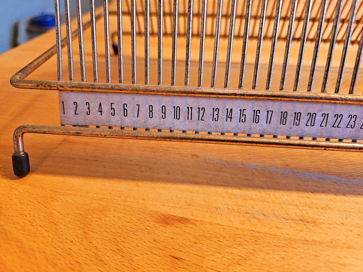 Gold metal vinyl holder