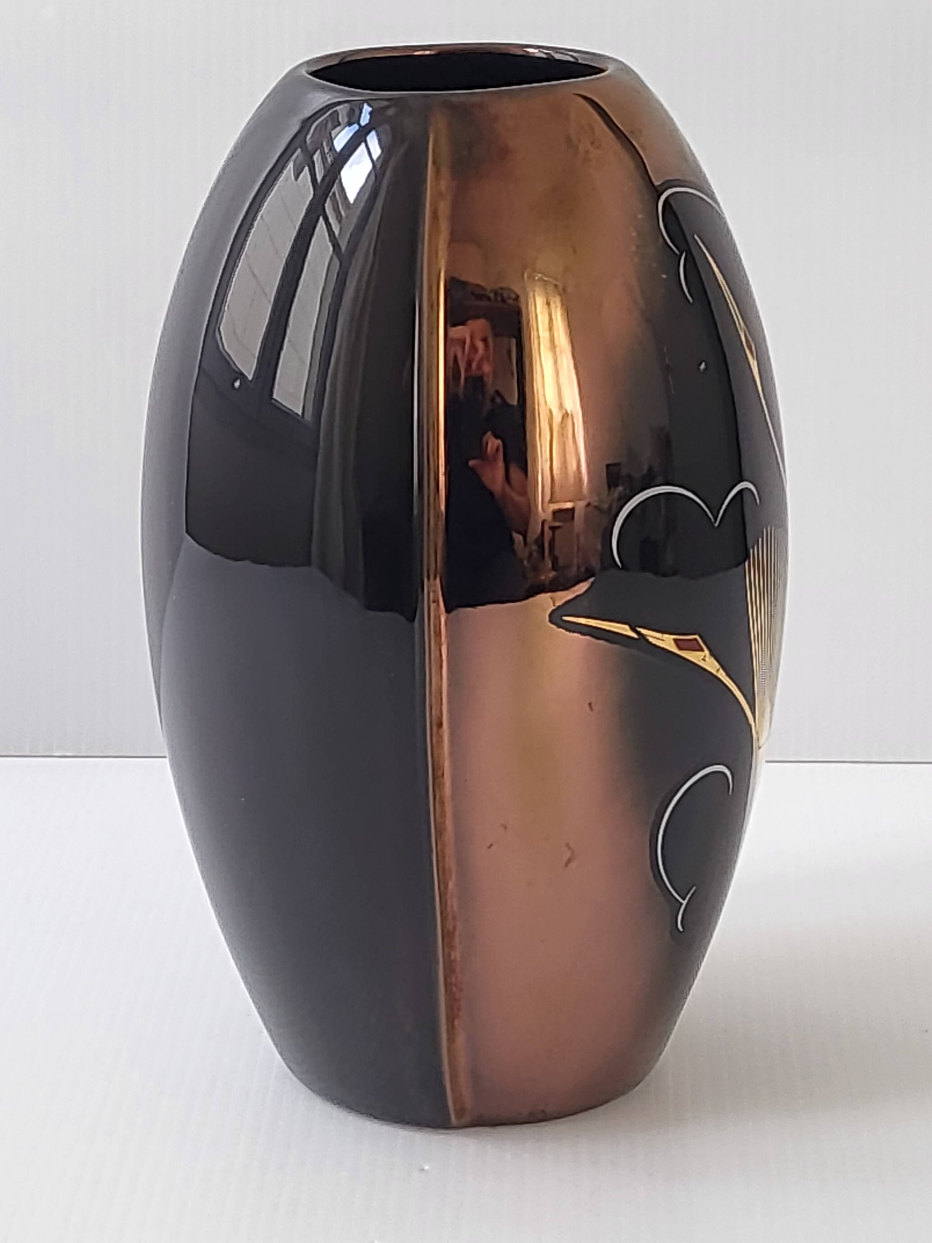 Vintage art deco vase with herons