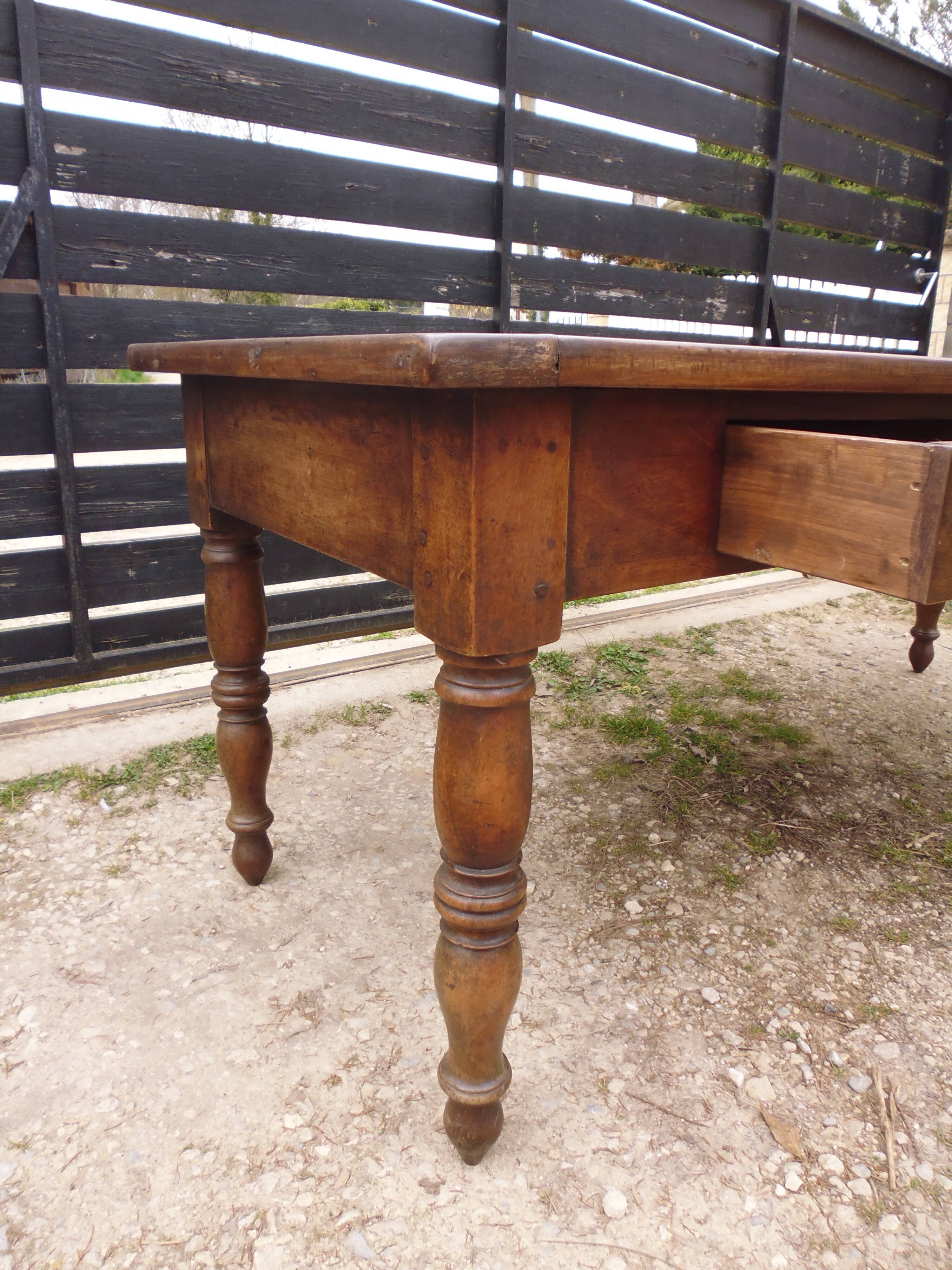 8-seater walnut farm table 199 cm 19th century