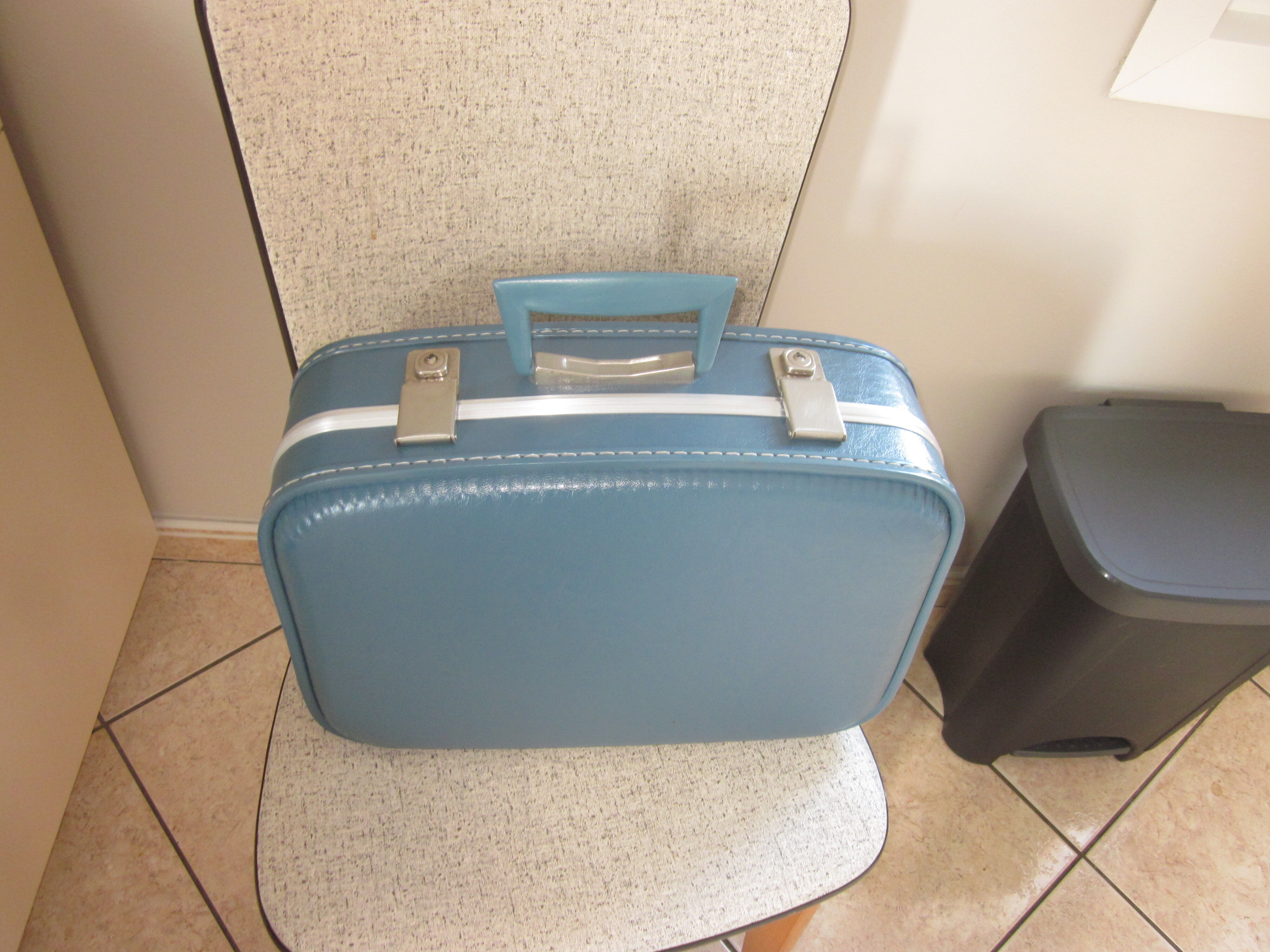 Air hotesse suitcase
