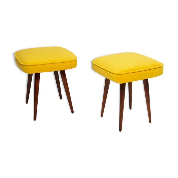 Ensemble de deux tabourets de chevet en velours jaune milieu du siècle, Europe, années 1960