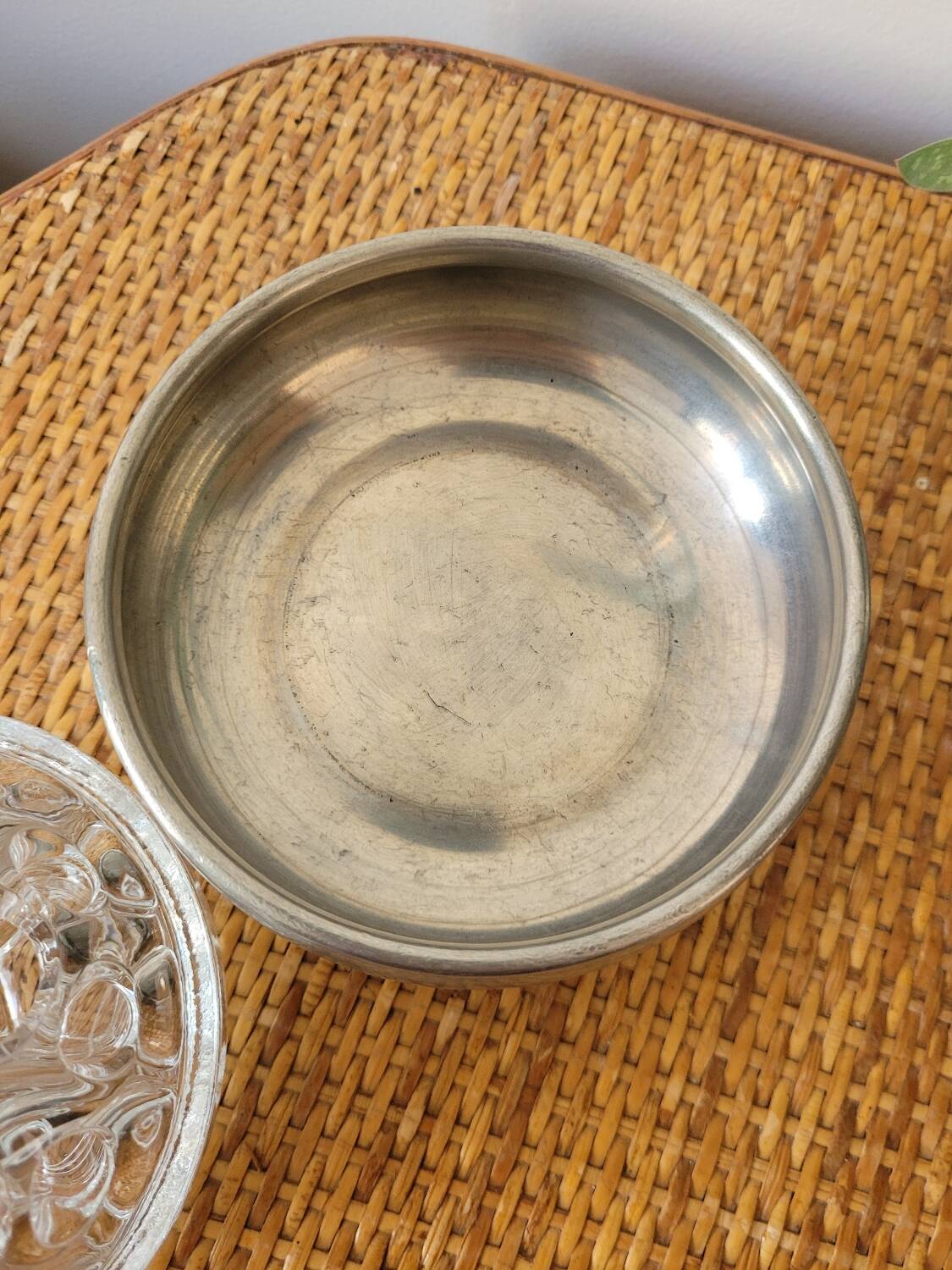 Reims glass flower vase with tin support