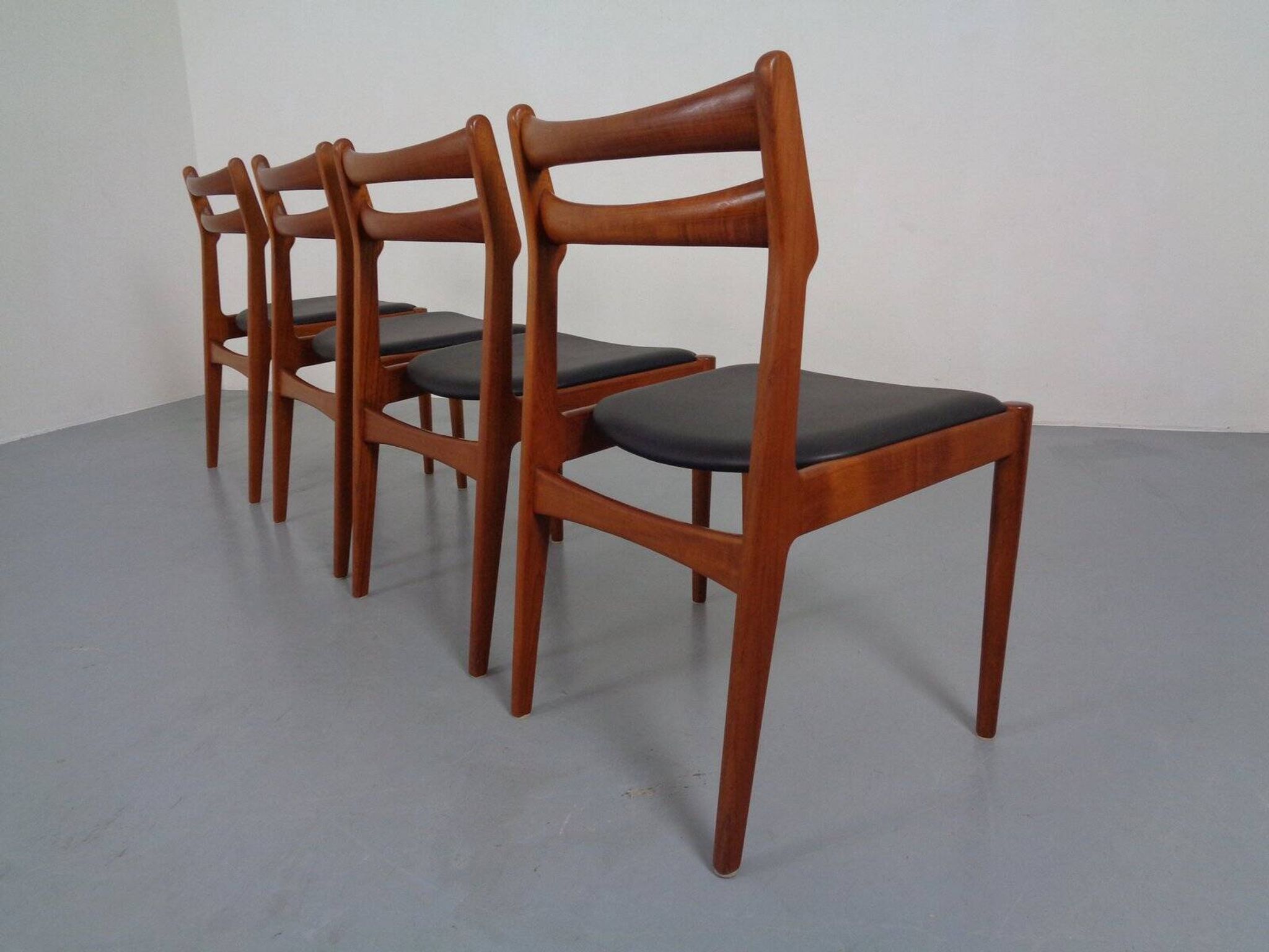 Danish Teak Dining Chairs from Vamo Mobelfabrik, 1960s, Set of 4