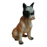 Chien boxer en porcelaine