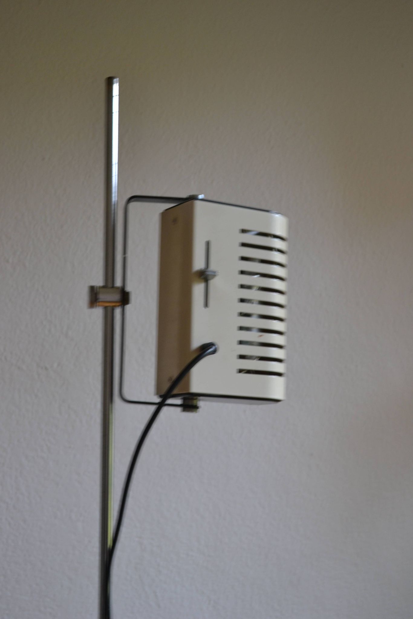White halogen floor lamp, DLG 626 design, Joe Colombo, circa 1970