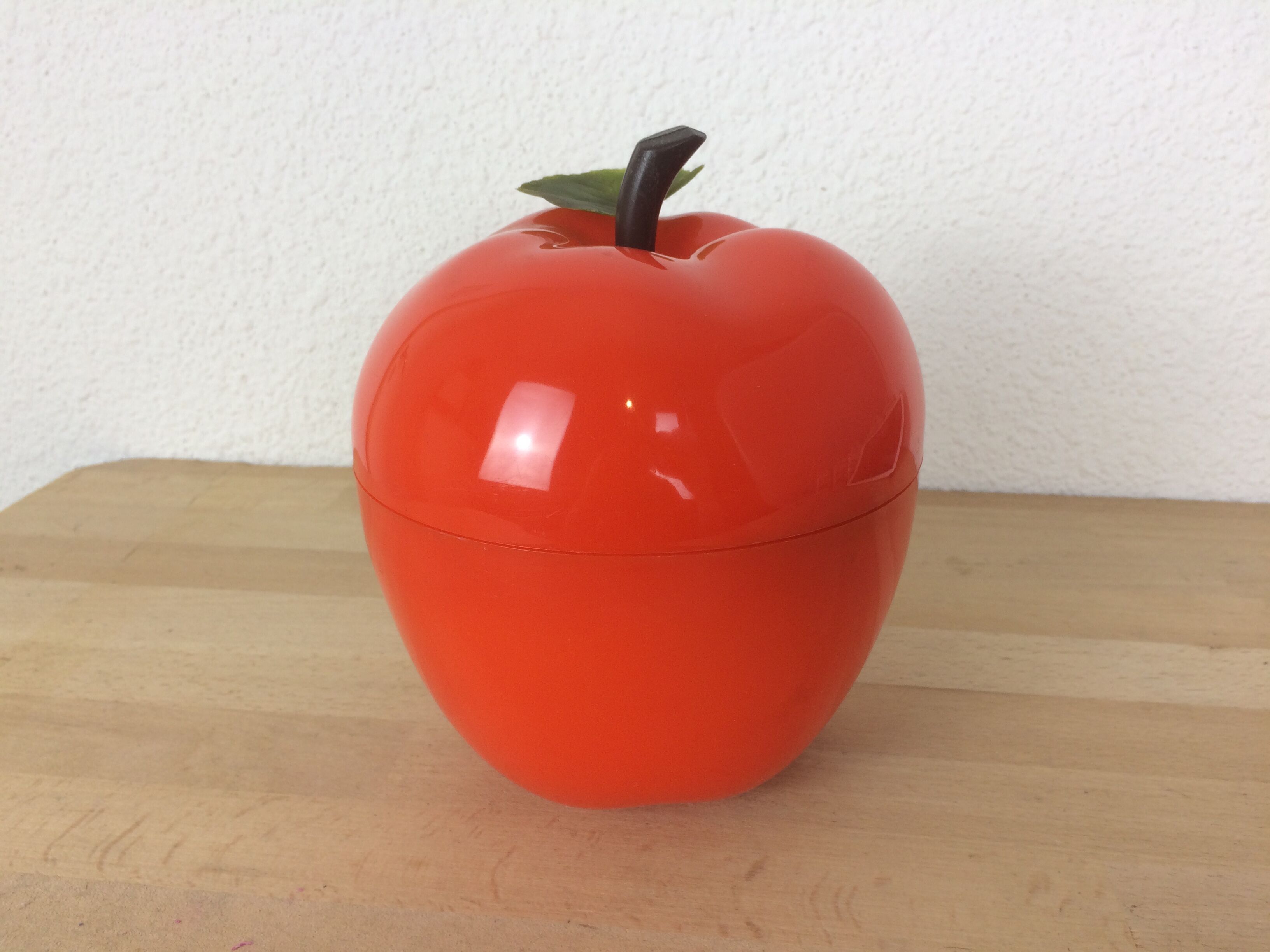 Vintage apple glaze bucket