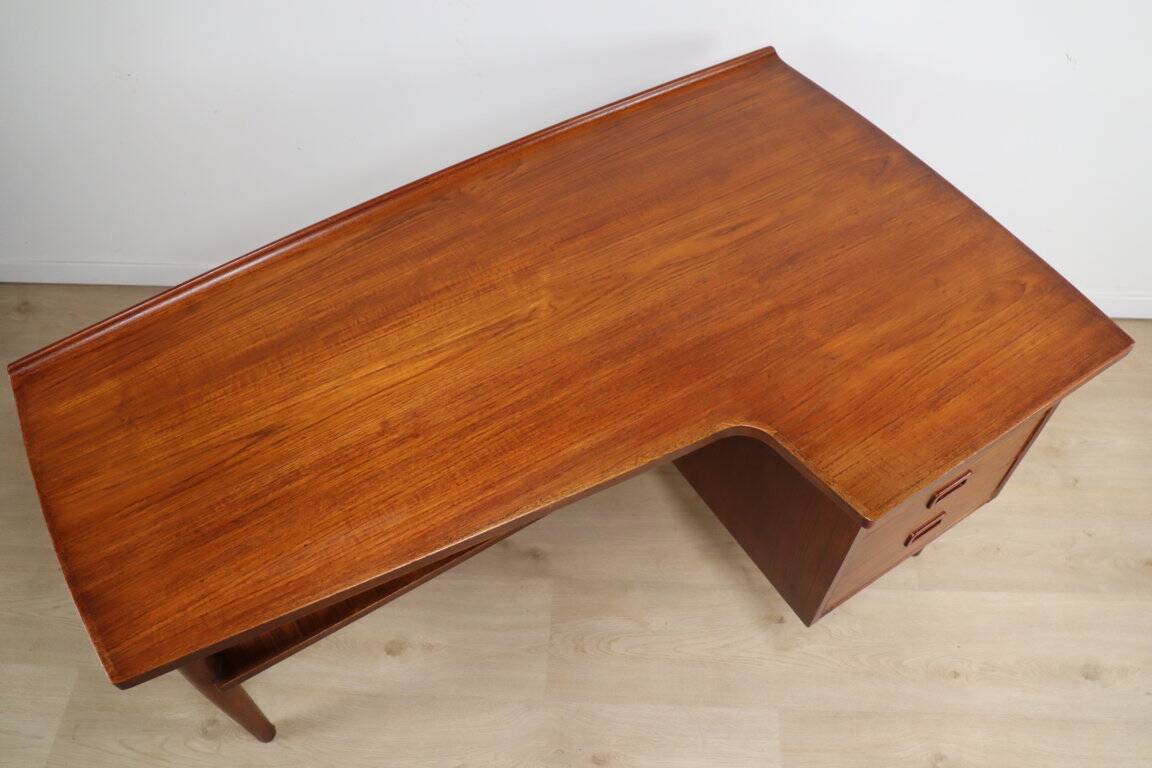Scandinavian "Boomerang" teak desk - 1960s