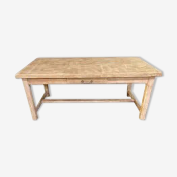 Aero gummed farm table