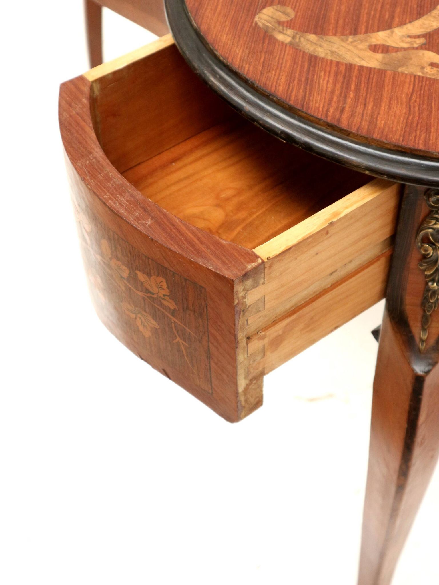 Louis XV kidney-shaped sideboard / side table from the 19th cent