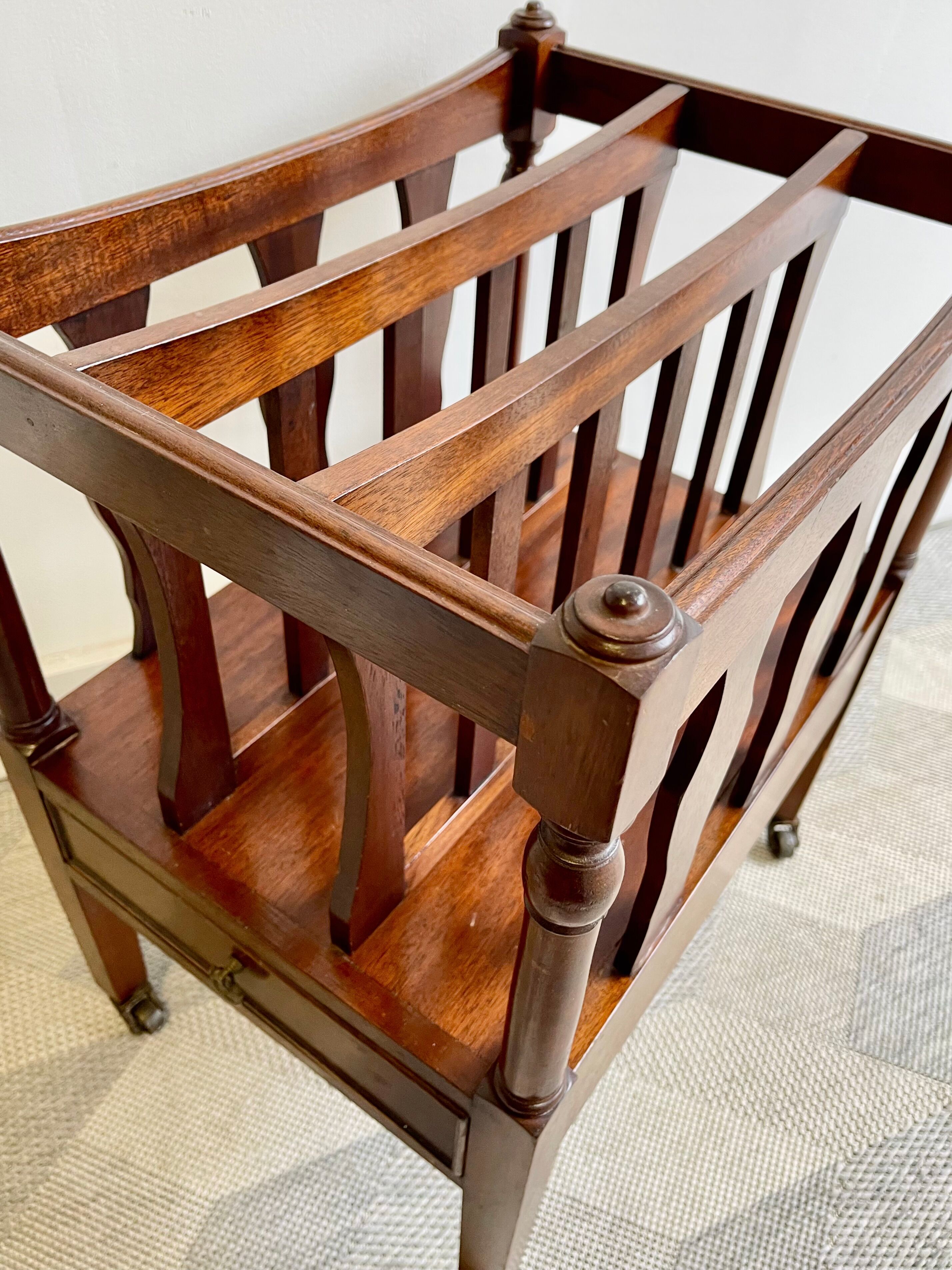 Porte-revues Canterbury