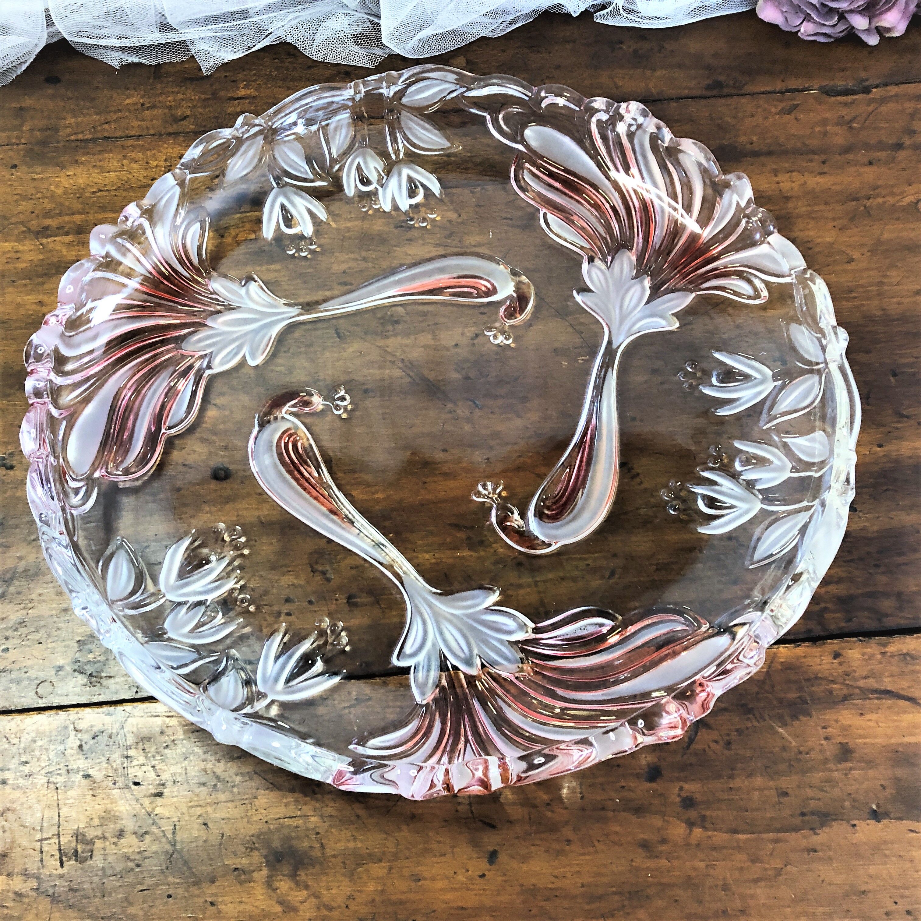 Cake dish serving pie peacock décor