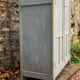 Armoire parisienne ancienne Luterma patine grise bleutée