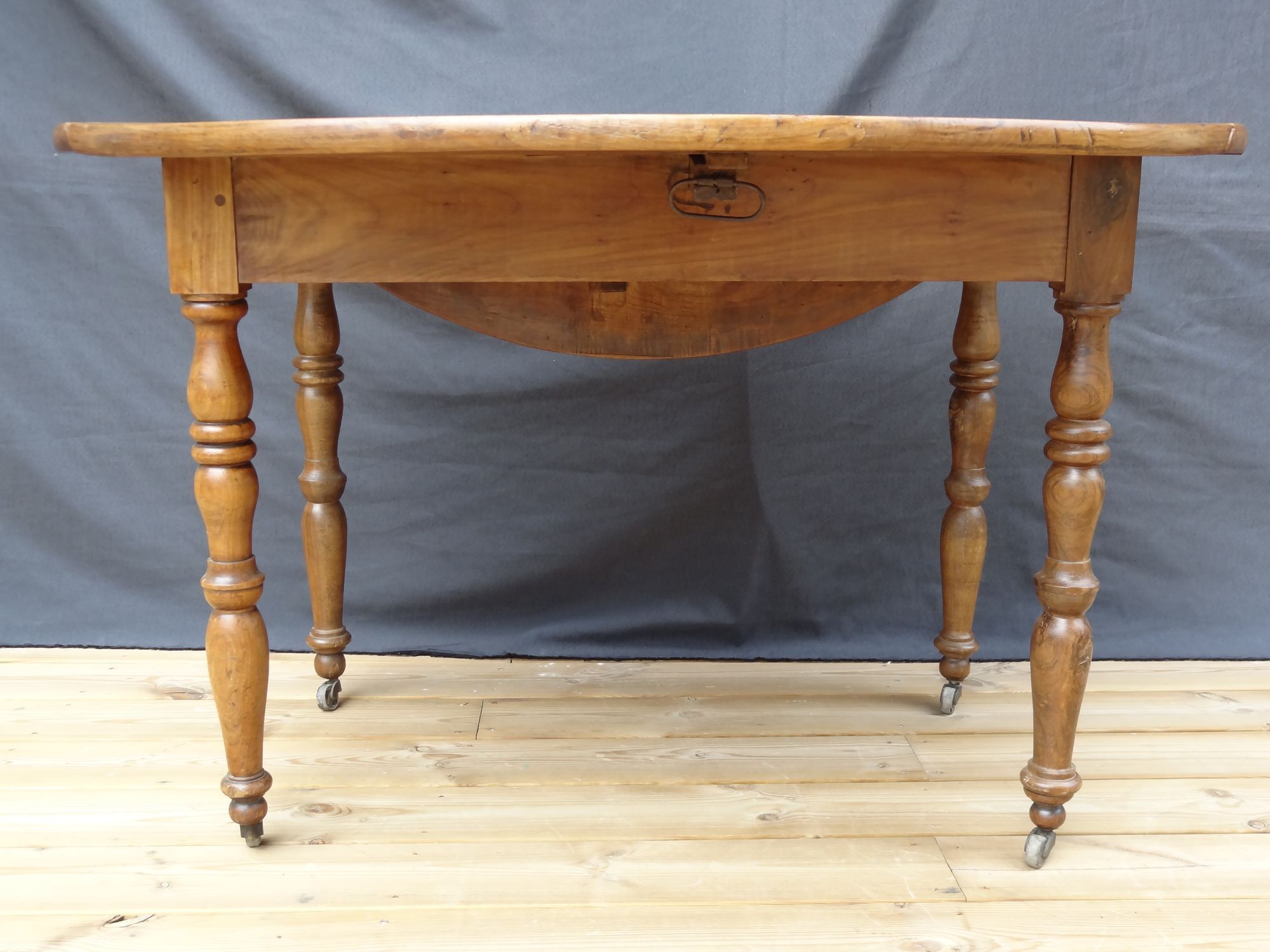 Louis Philippe oval table with flaps, cherry wood Ø120-108 x 74 cm