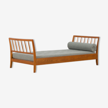 Danish oak daybed in gray wool upholstery, Denmark, 1960s.