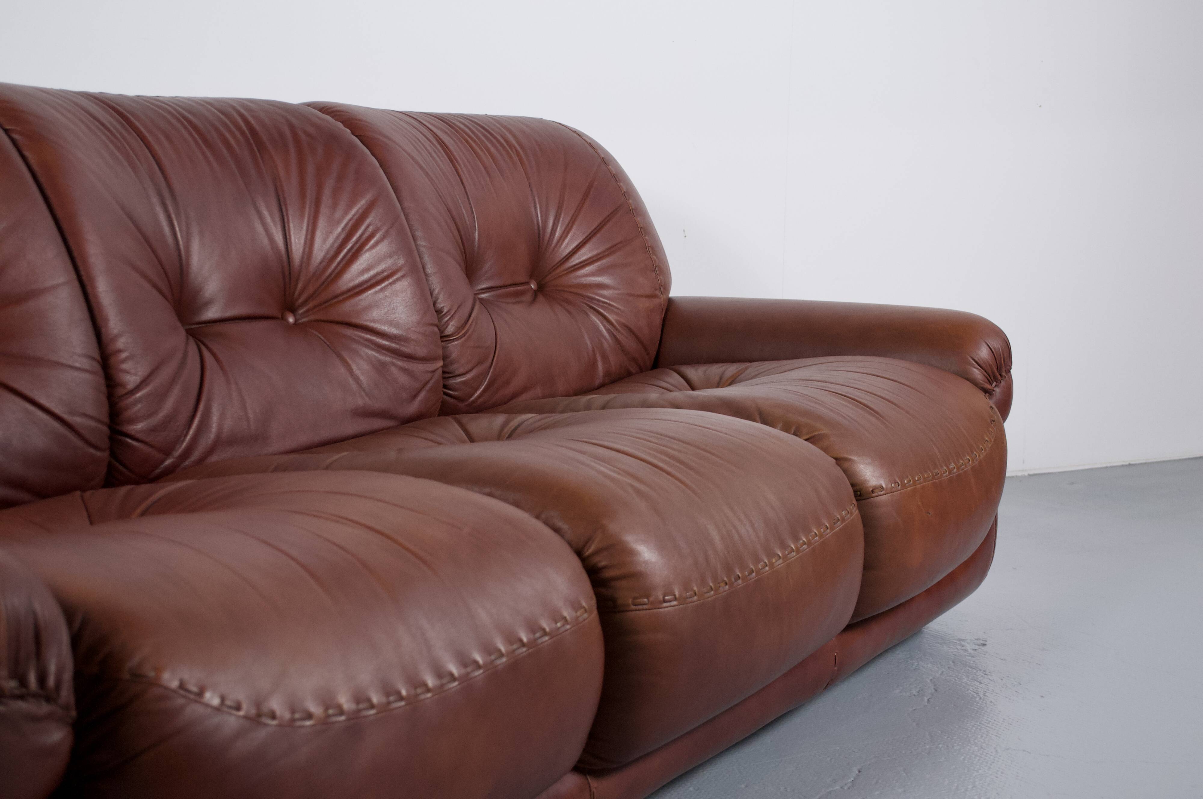 Sapporo leather sofa 1970s by Mobil Girgi publisher