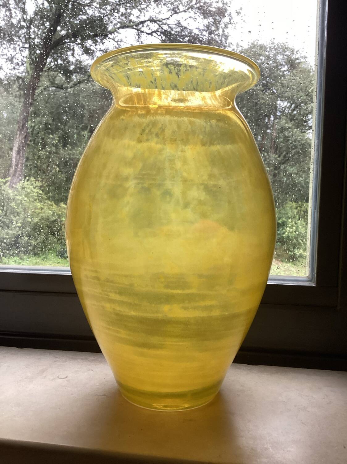 Vase en verre soufflé vintage