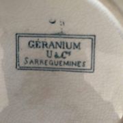 Deep plates Sarreguemines geranium model in blue 1900.