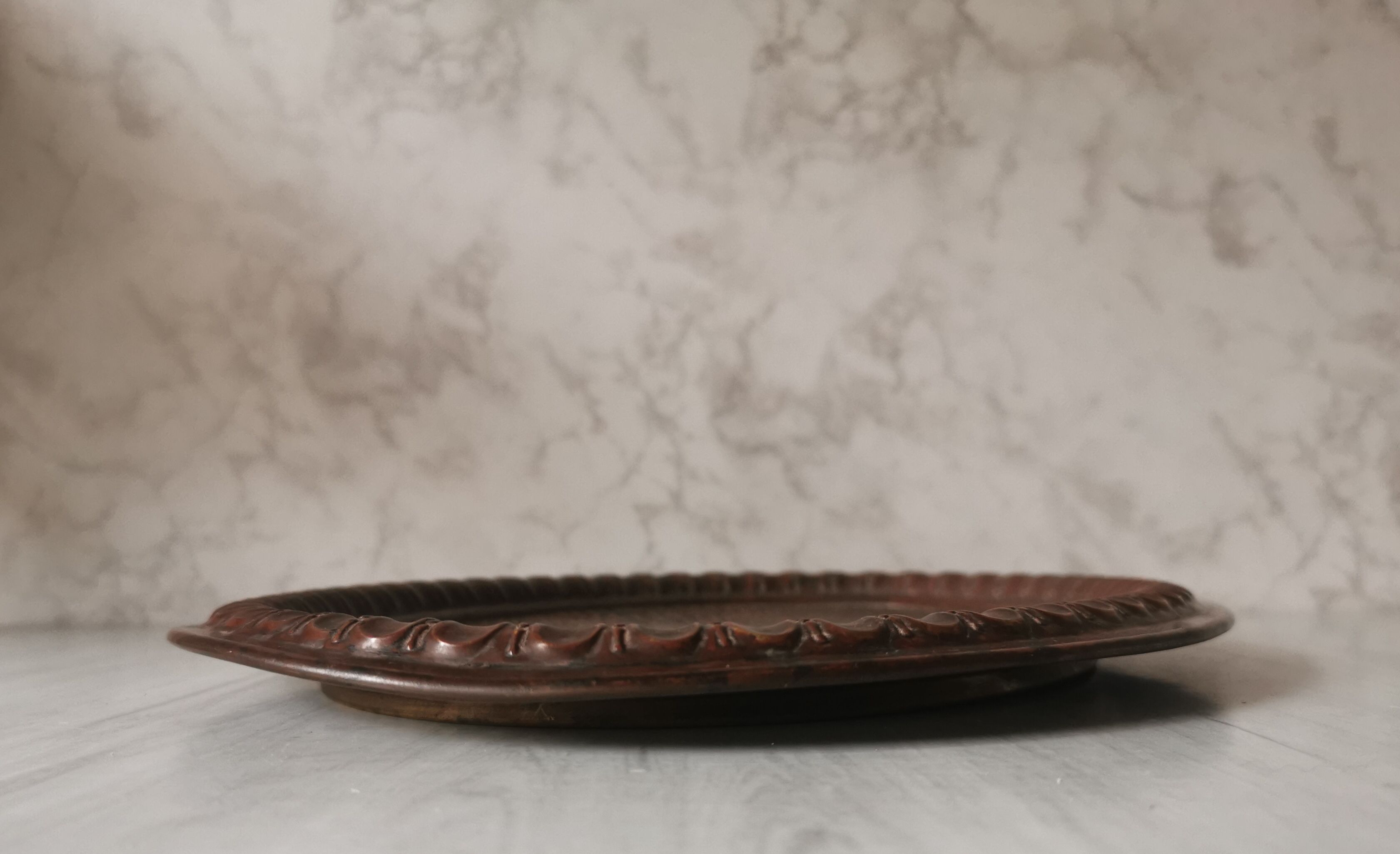 Croco brass dish