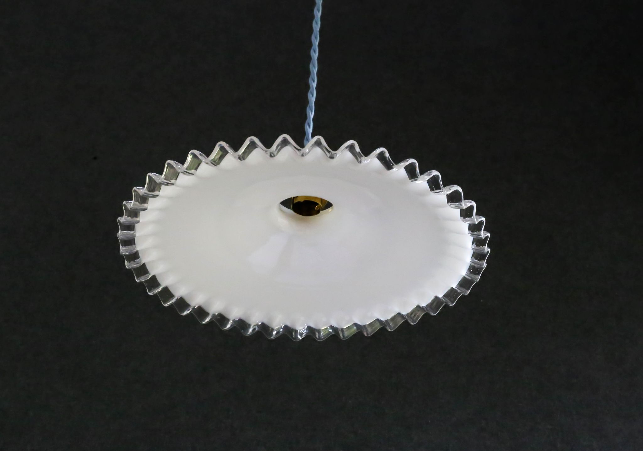 suspension in white crenellated opaline with support and socket in new brass, new cable