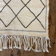 Tapis berbère en laine beige à  losanges 140x105