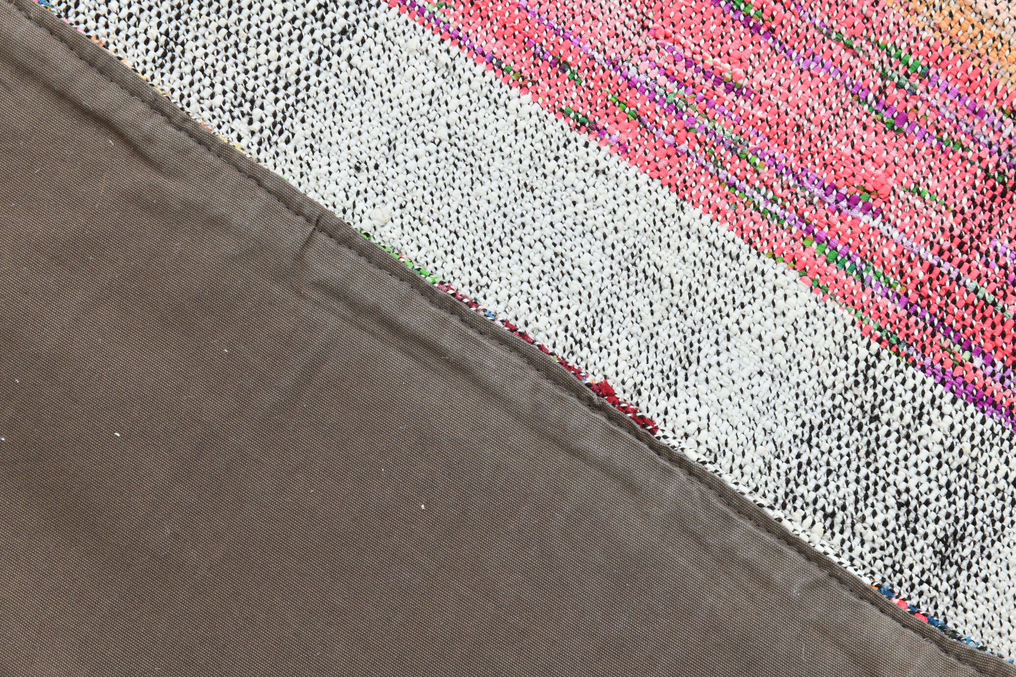 Multicolor modern rug 321x234cm