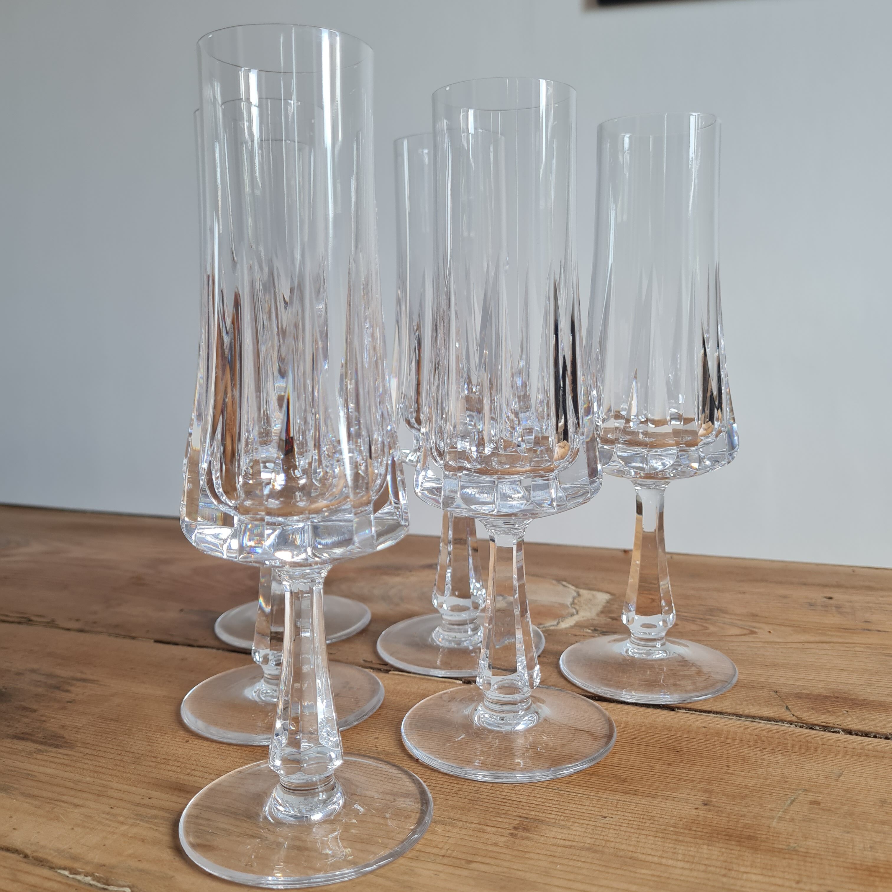 Service of 6 vintage crystal champagne flutes