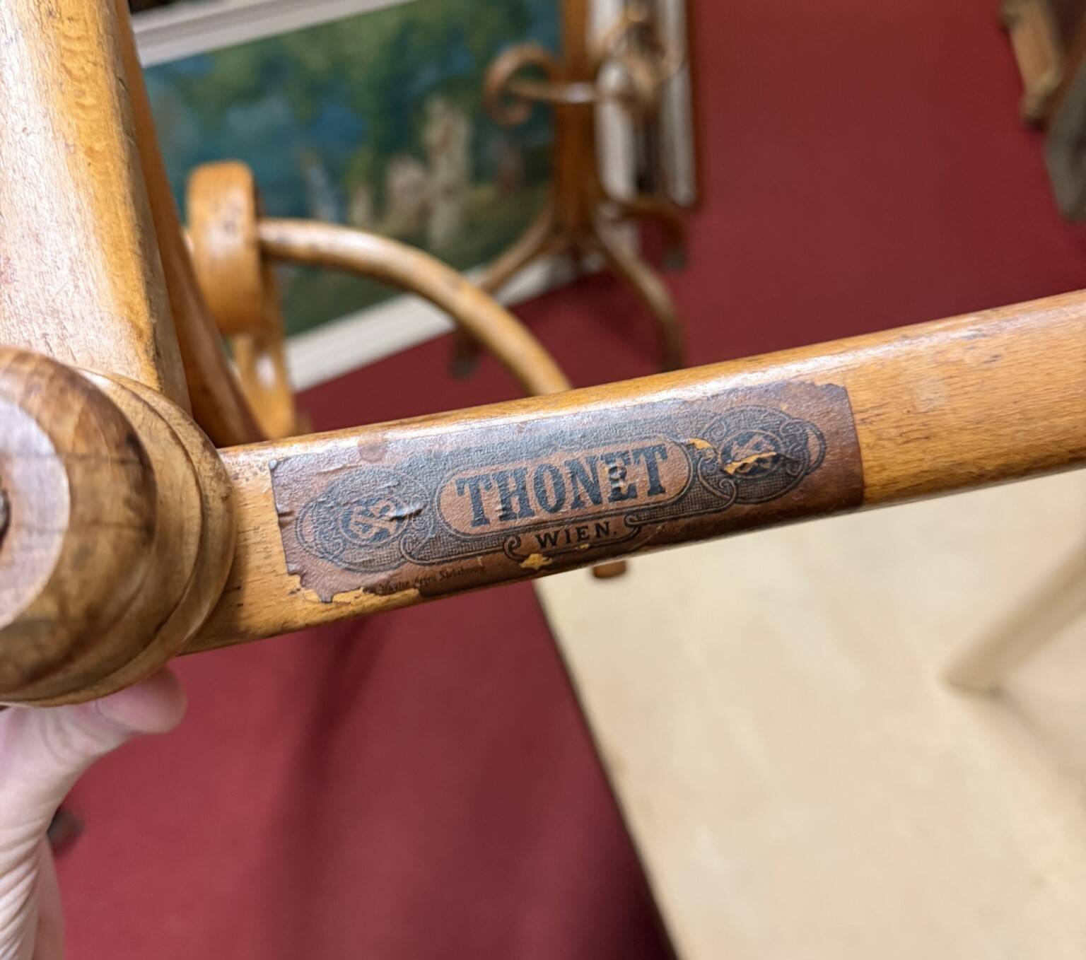 Thonet: pair of parrot coat racks in the shape of a "half-moon"