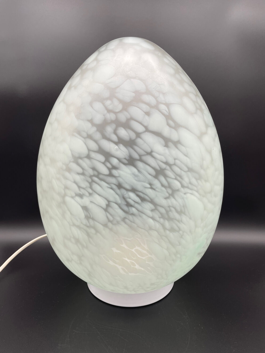 Egg lamp in opaline glassware Vianne