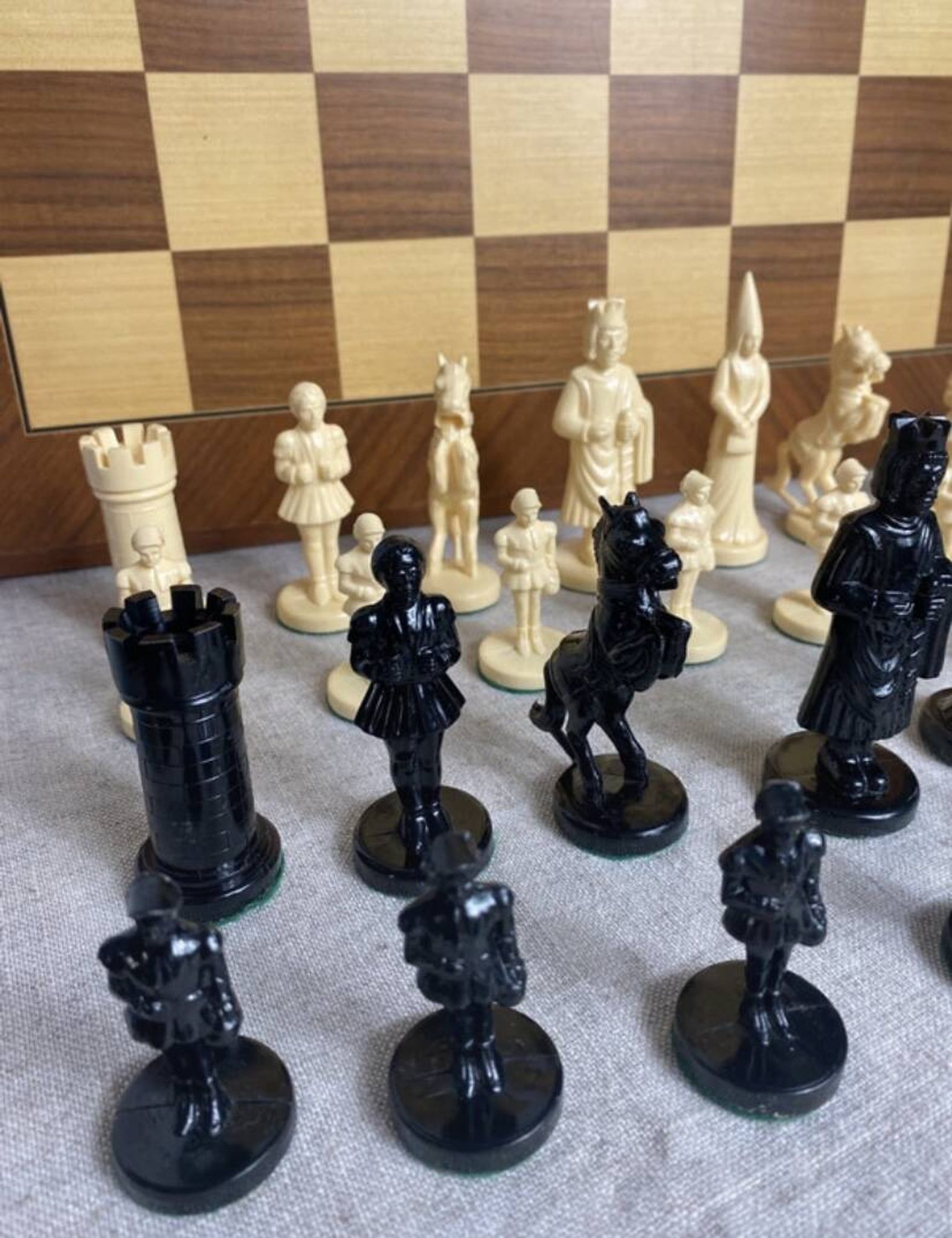 Large Vintage Medieval Chess Set Ajedrez Fantasia