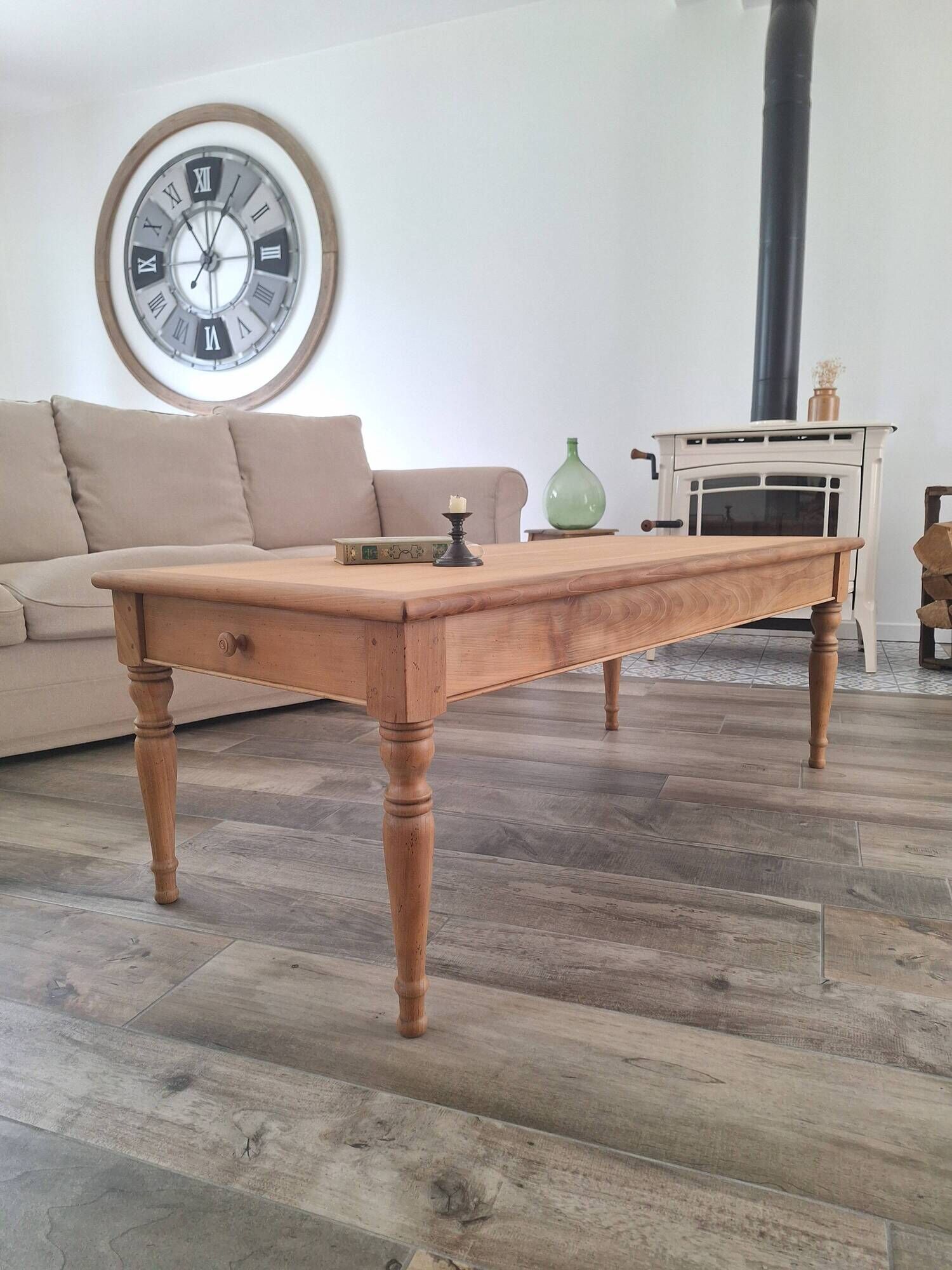 Farmhouse coffee table country style