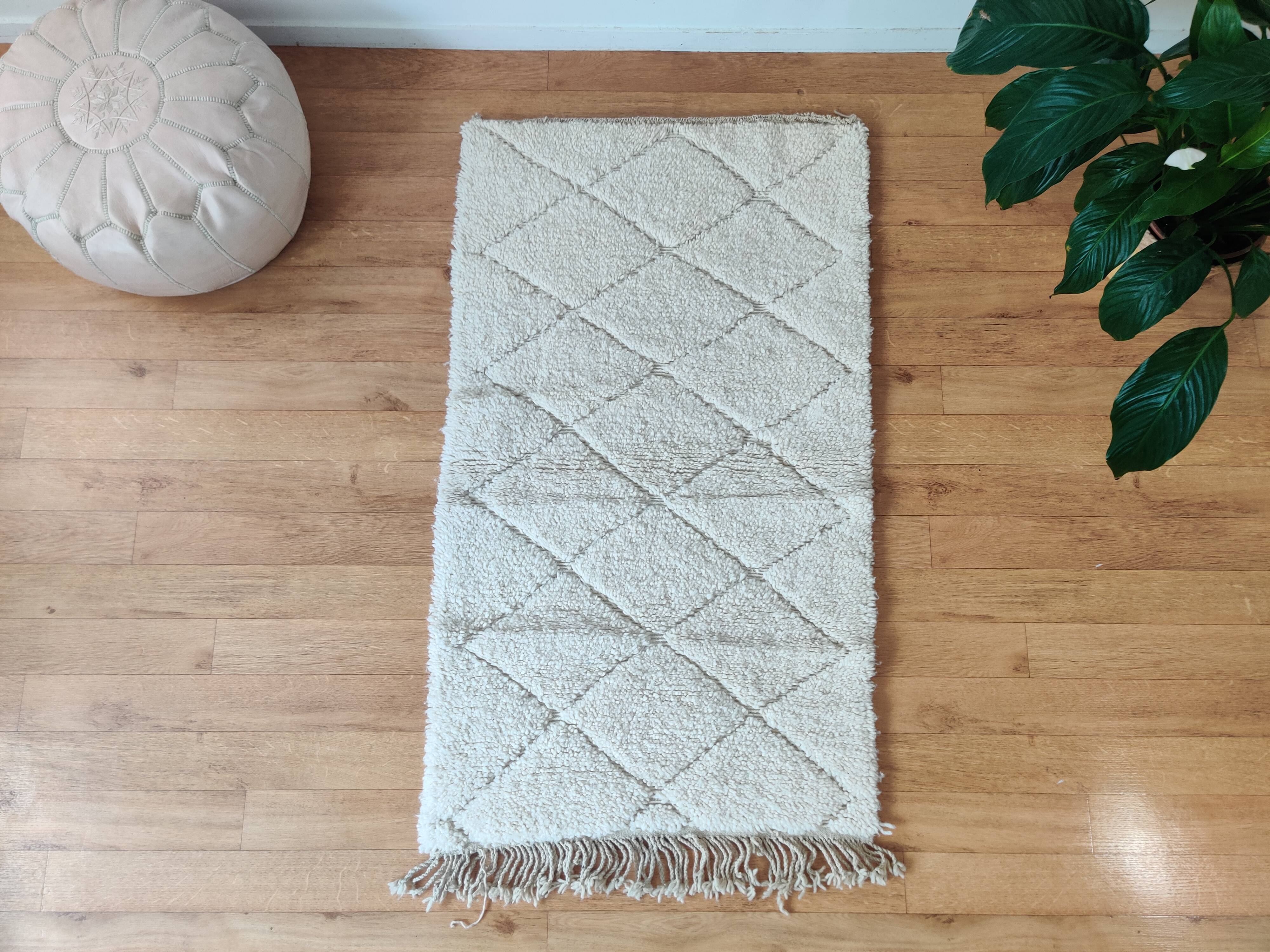 Moroccan rug with white diamond pattern