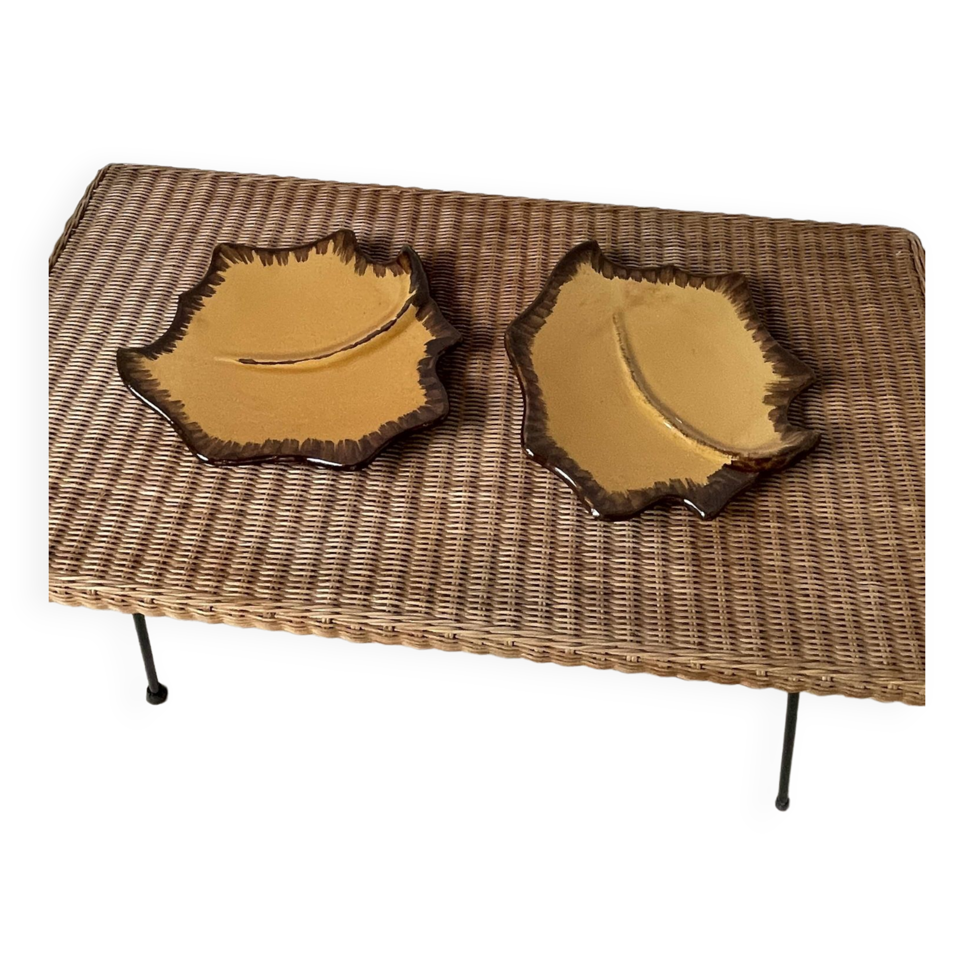2 assiettes « feuille » céramique jaune