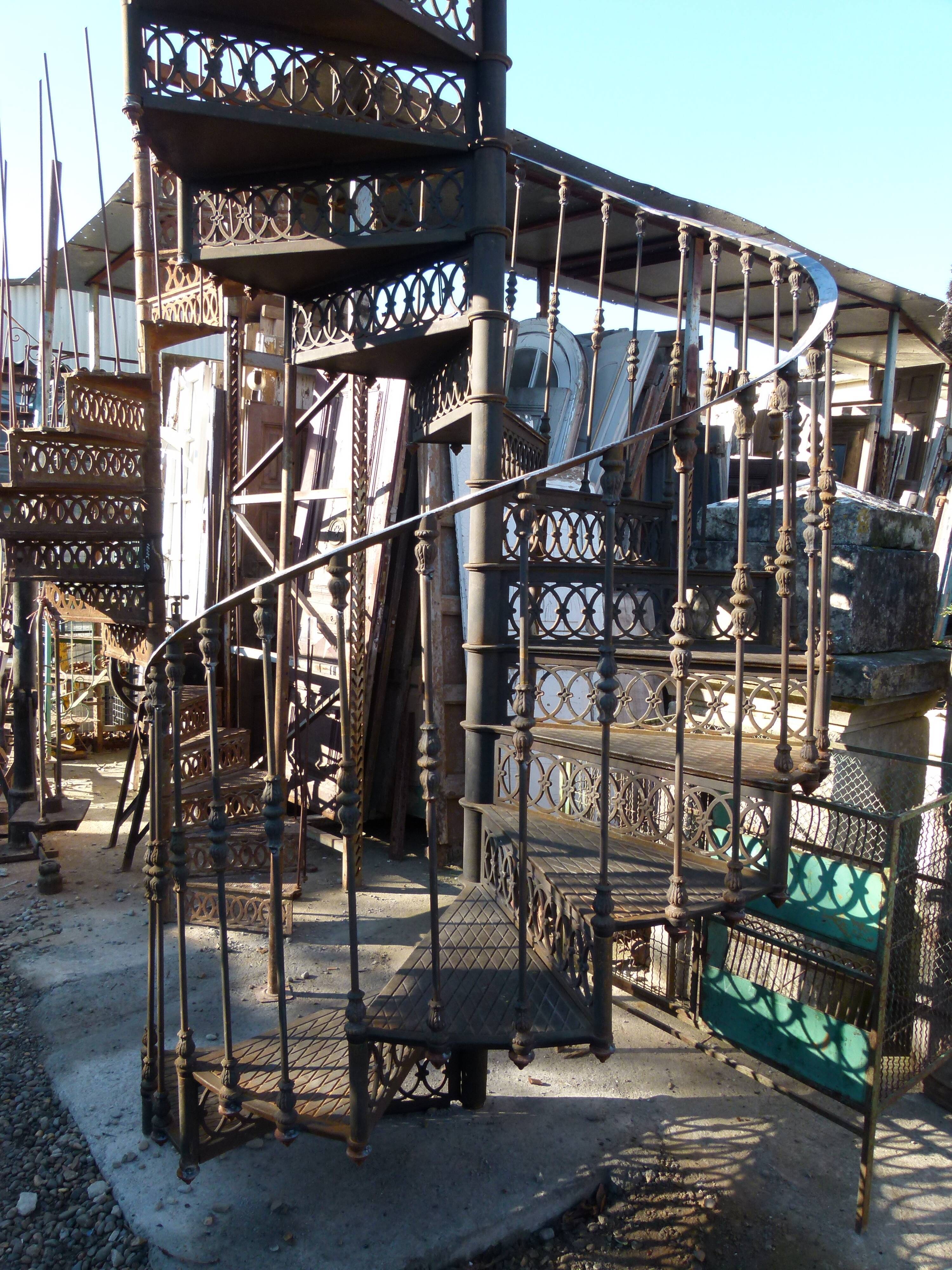 Spiral staircase in cast iron XXth