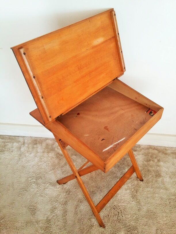 Child desk desk
