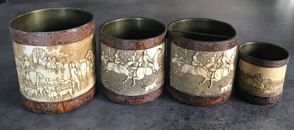Nécessaire de bureau ancien laiton et cuir, 1 plateau avec 4 pots décor chasse à courre