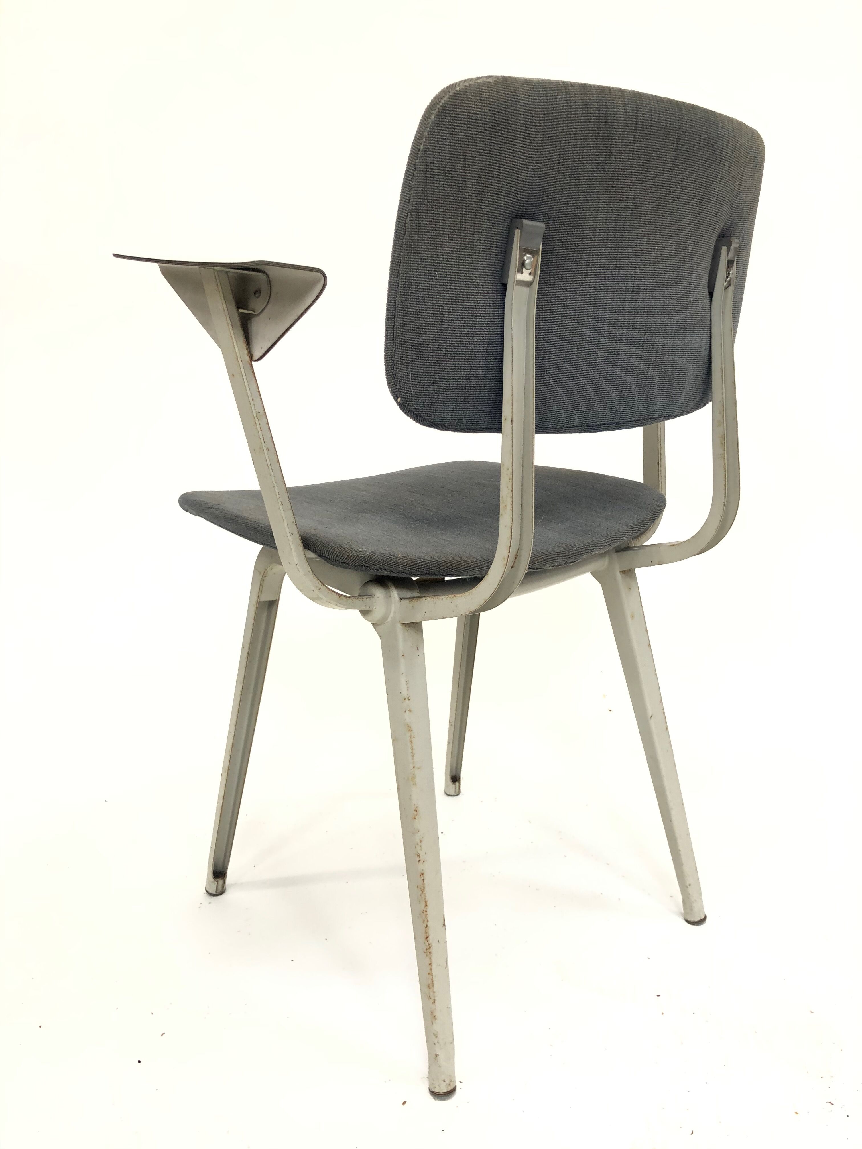 Circle Friso Kramer Revolt Ahrend vintage chair with designer armrests