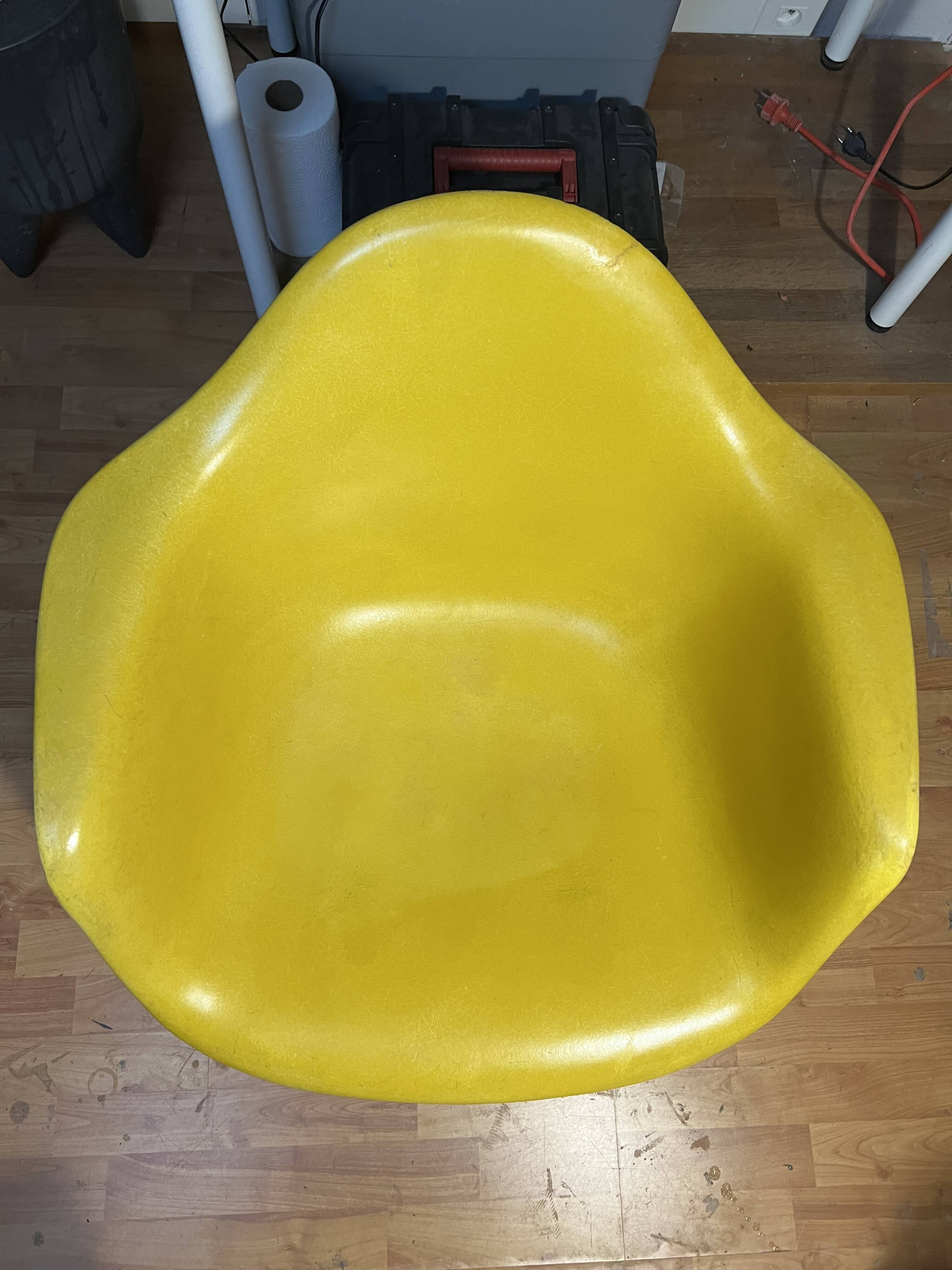 RAR EAMES HERMAN MILLER 1977 US FONT