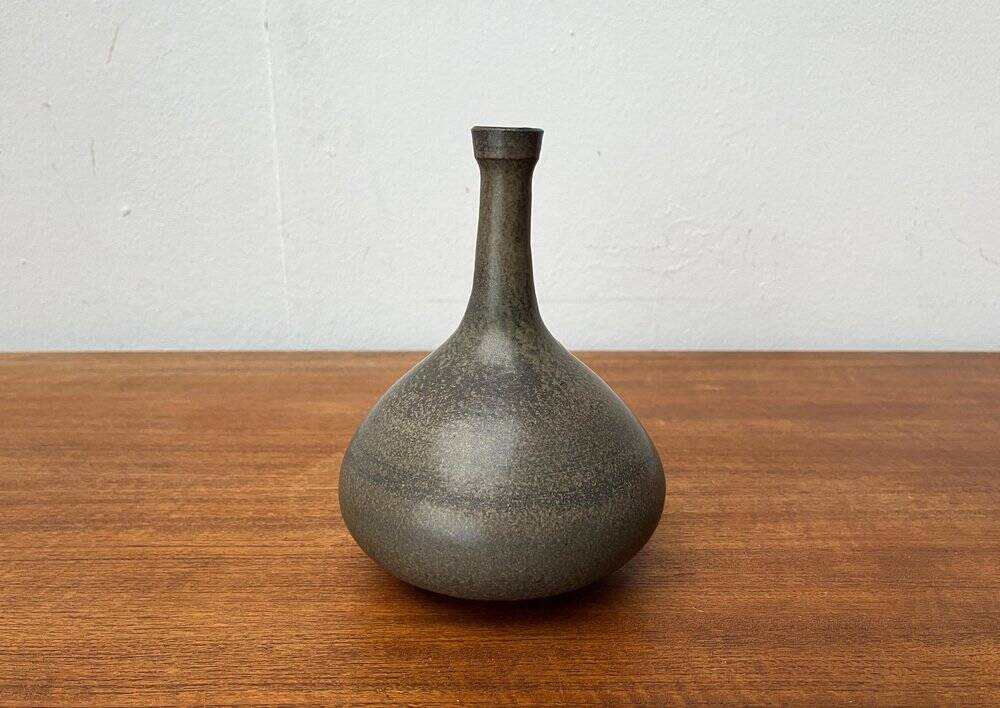 Mid-century minimalist studio pottery vase by Mathies Schwarze, Germany, 1960s.