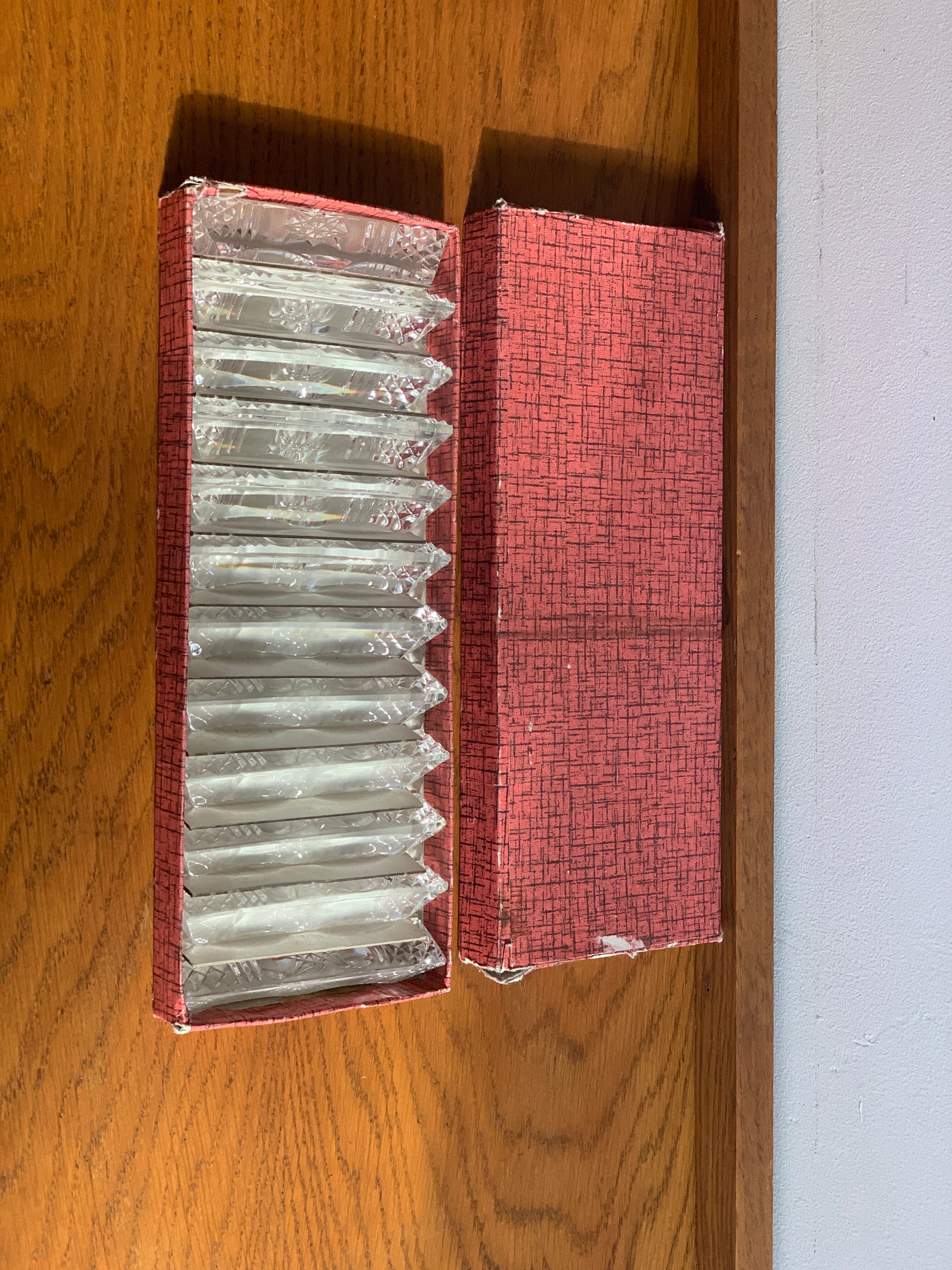 Crystal knife holder