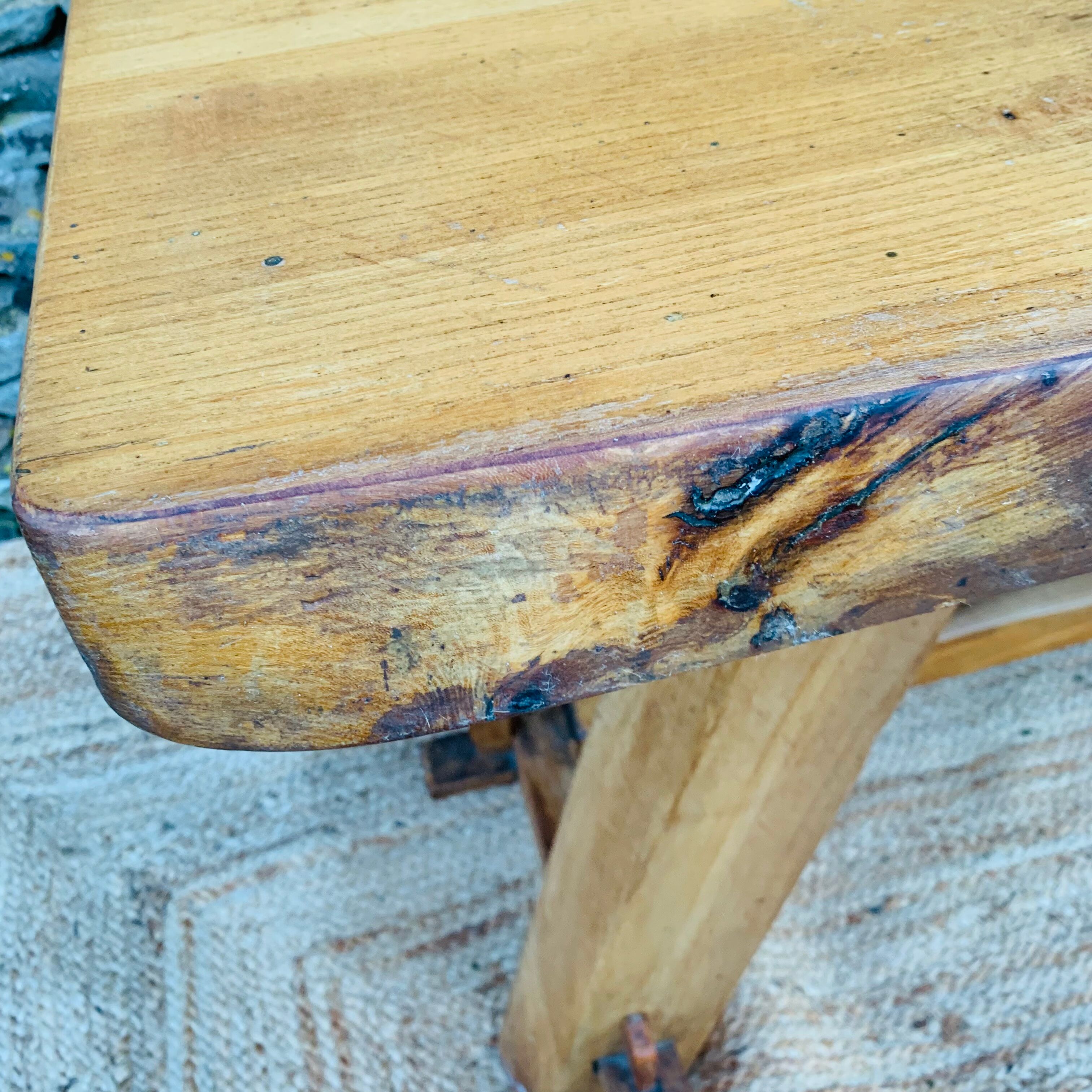 Elm table from Aranjou