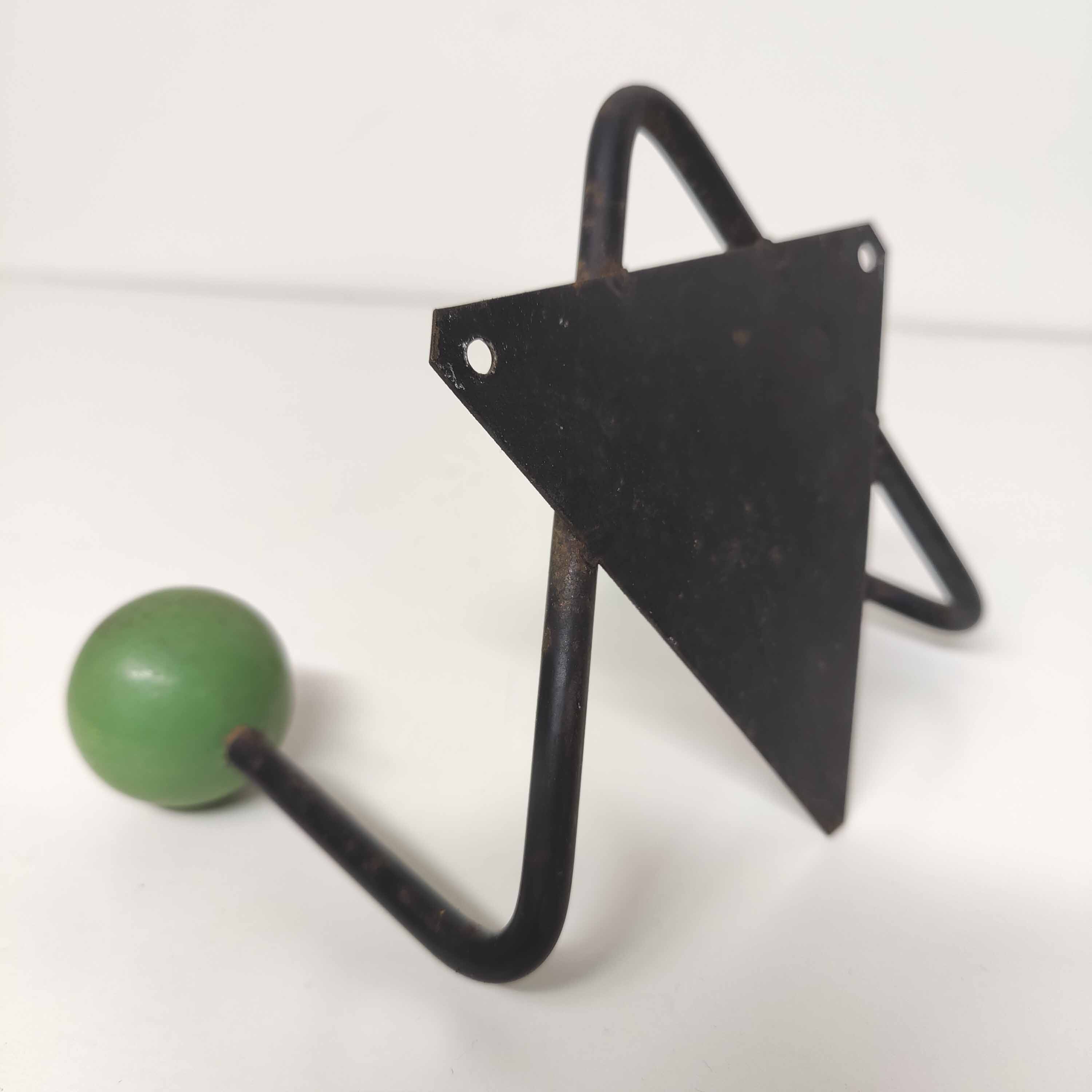 Coat rack V hooks 2 balls green wood