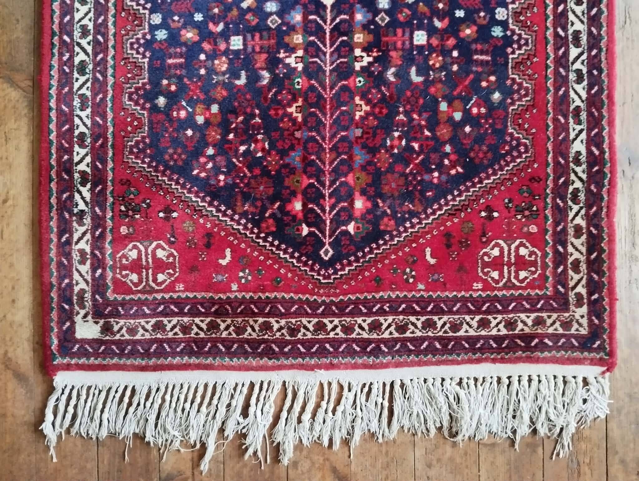 Handmade Persian Shiraz rug 161x106cm