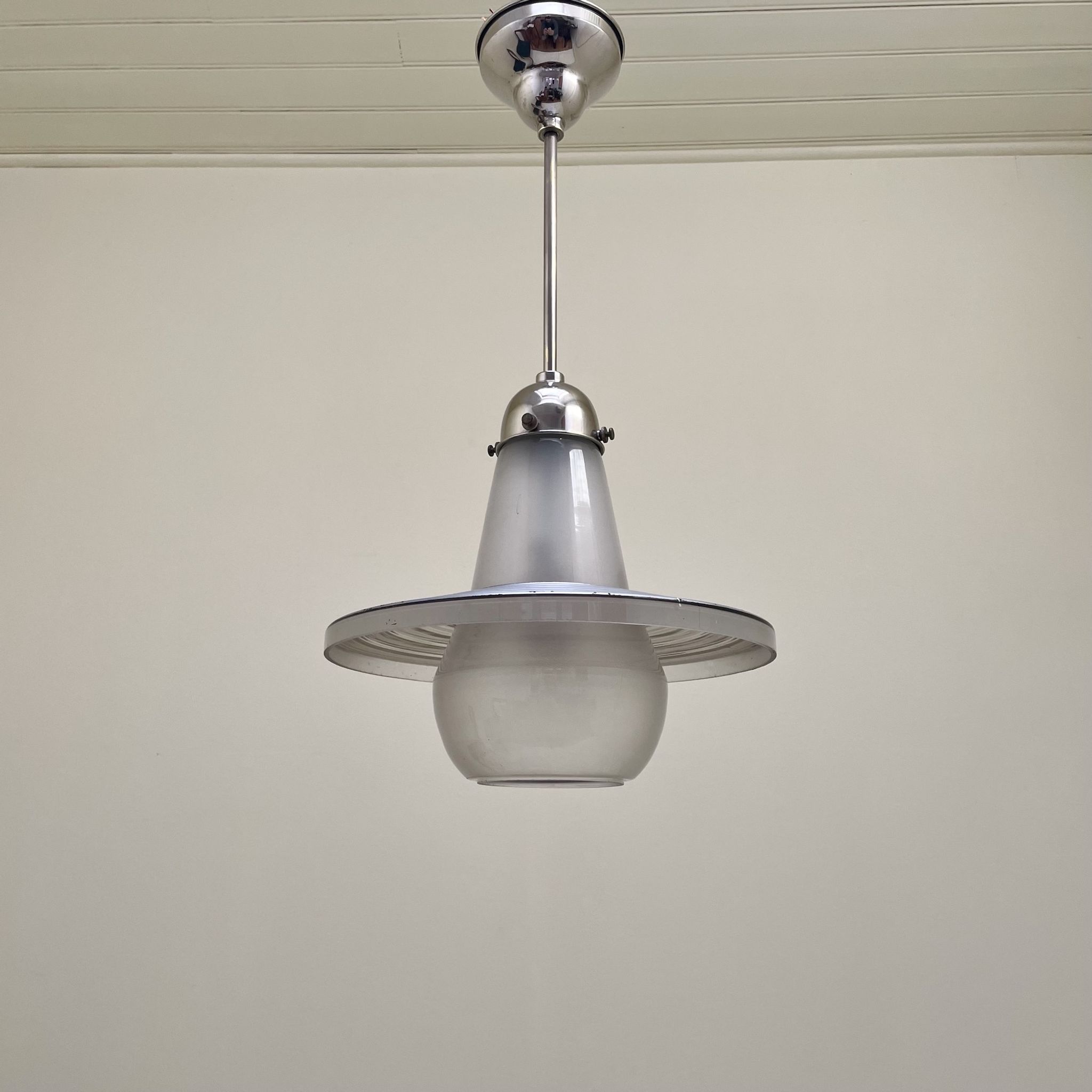 Suspension en verre mercurisé et sablé