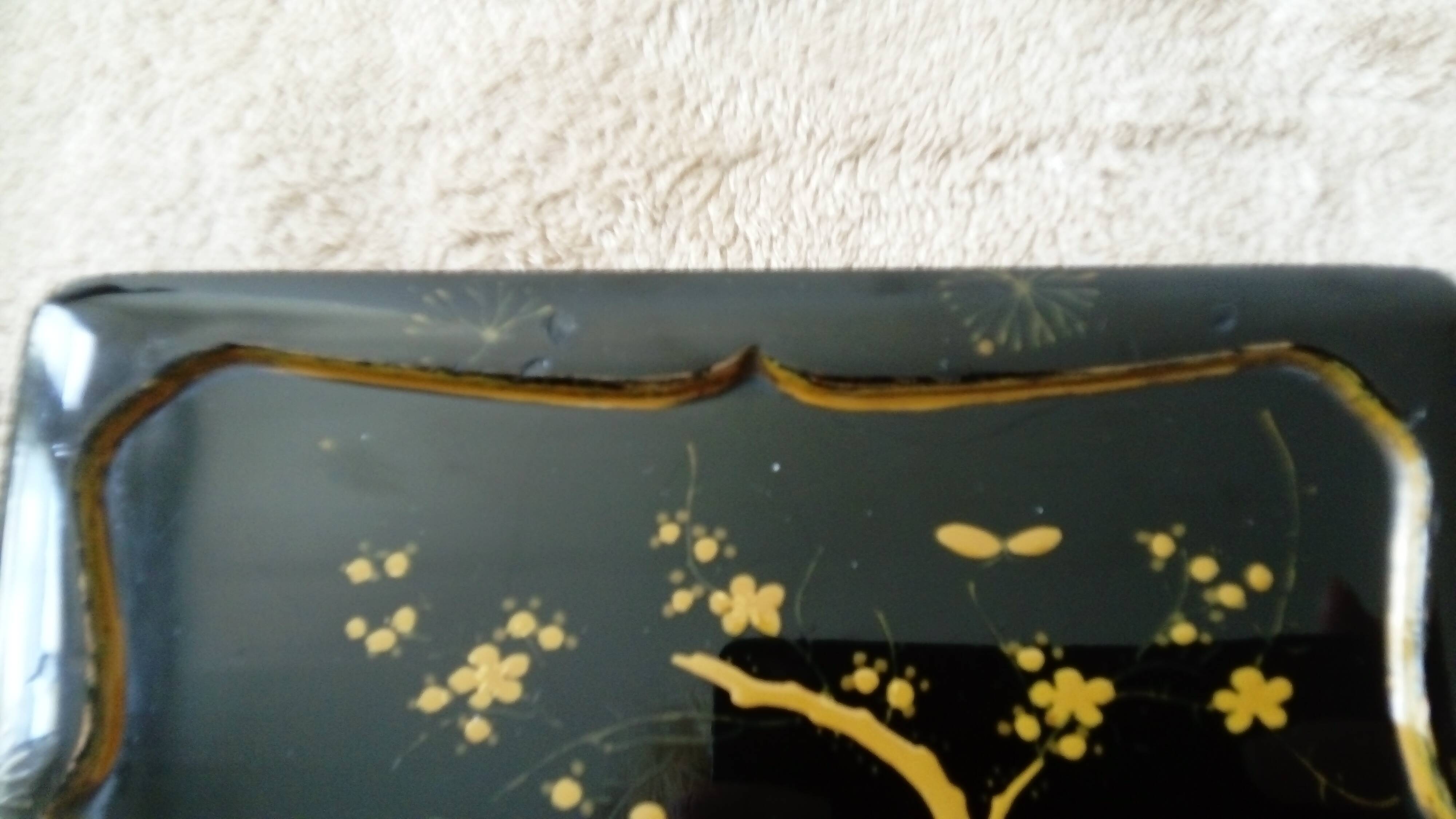Old black lacquered jewelry box/box with gold Asian décor
