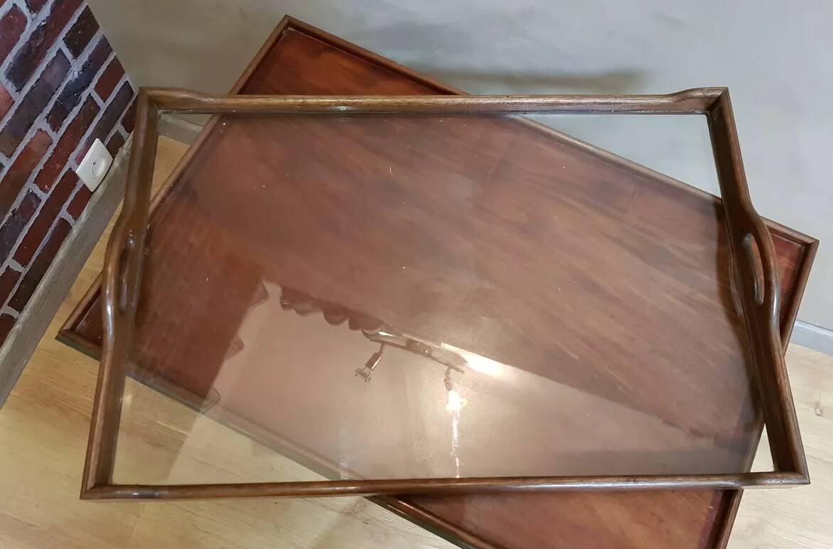 English mahogany table for tea and coffee, tray, very practical.