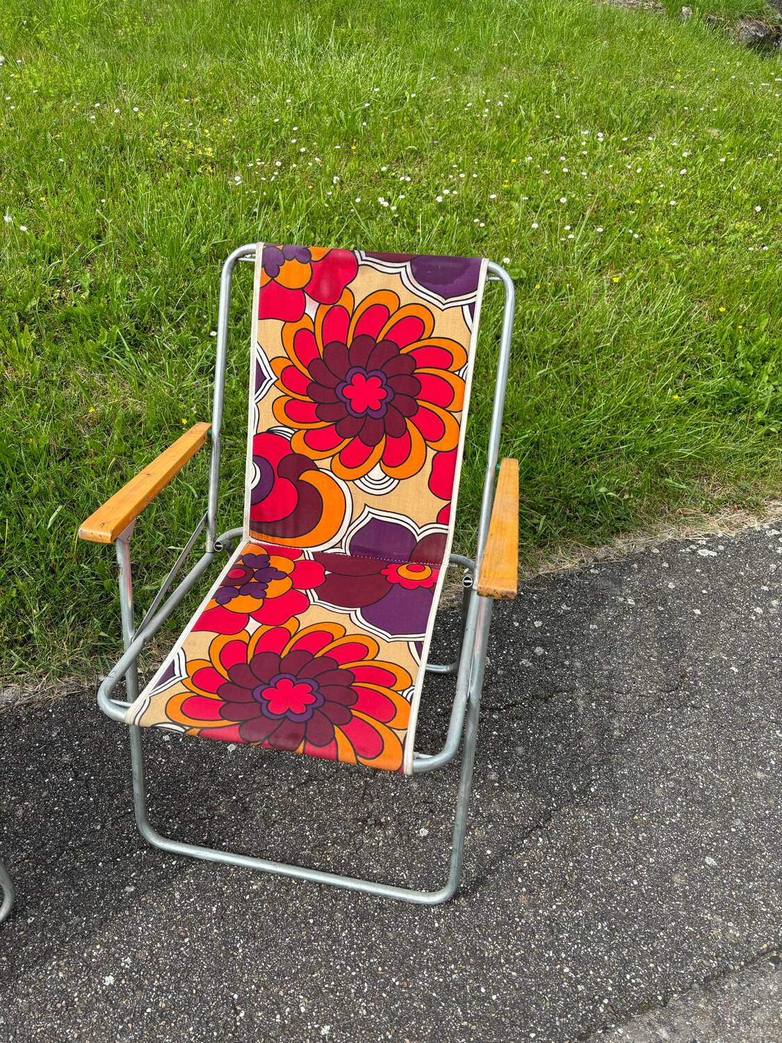 Vintage 70s Flower Power camping chair