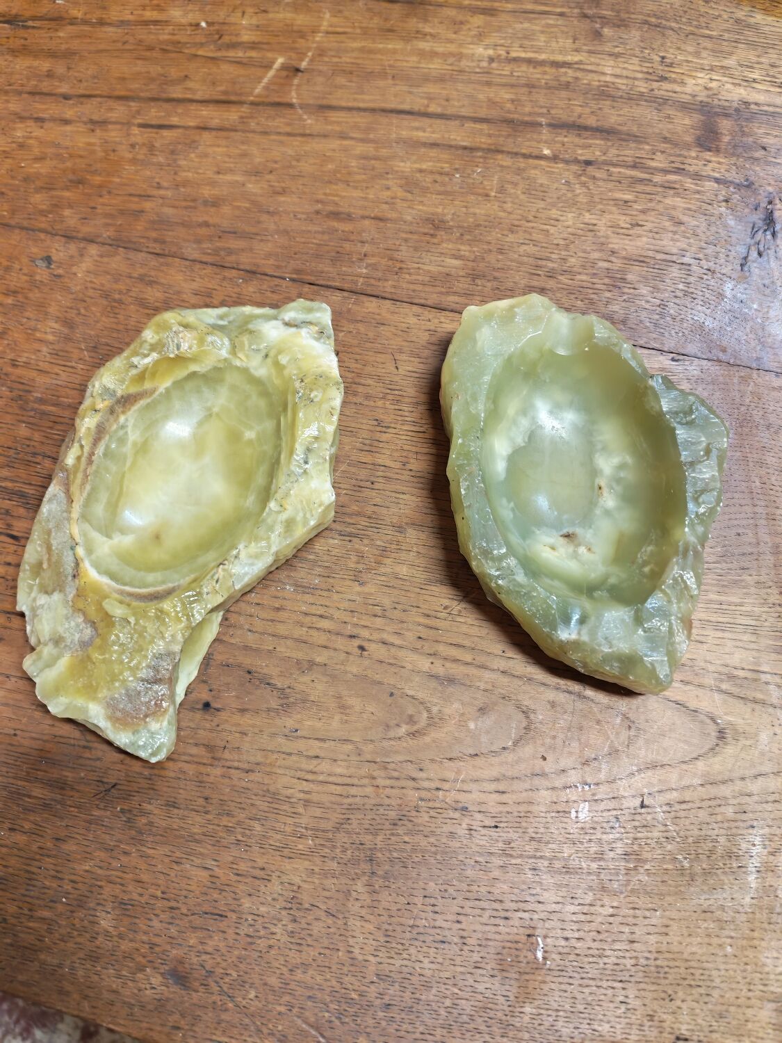 Set of brutalist style pocket trays in vintage onyx and alabaster.