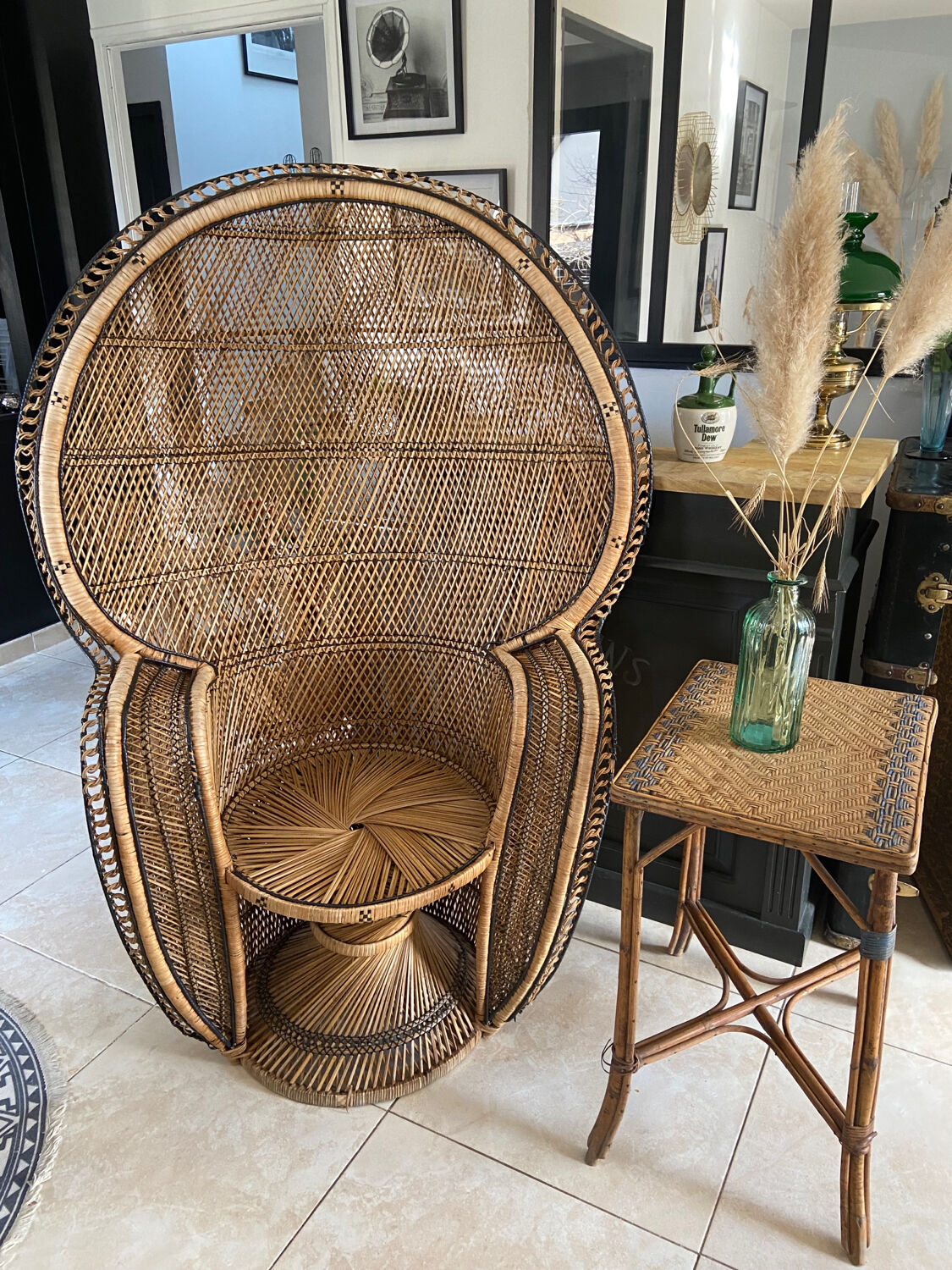 Fauteuil Emmanuelle en rotin année 1970