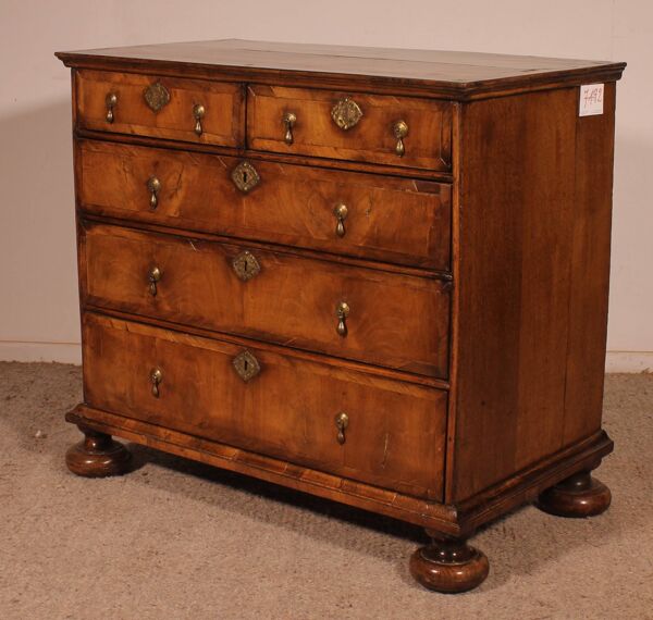 commode William and Mary en noyer du 17° siècle