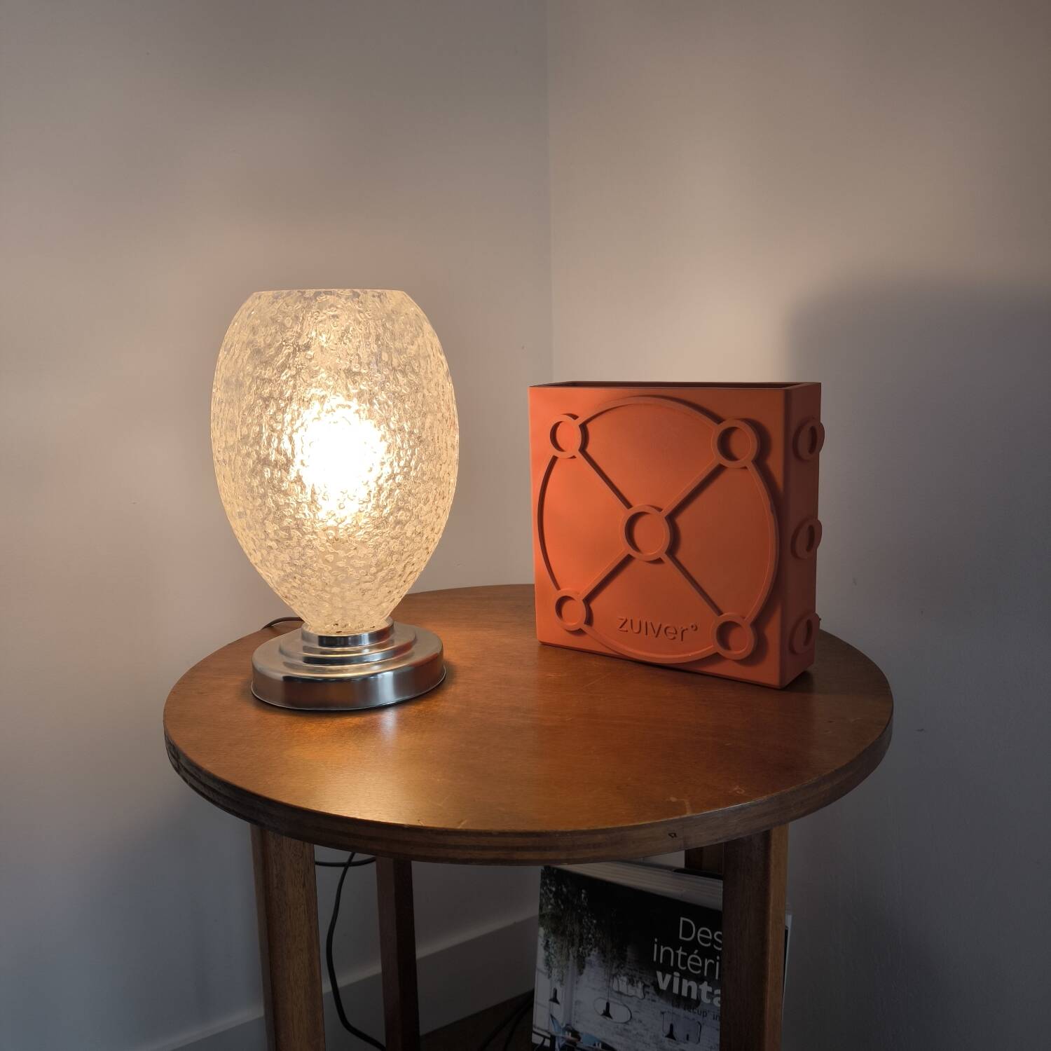Table lamp